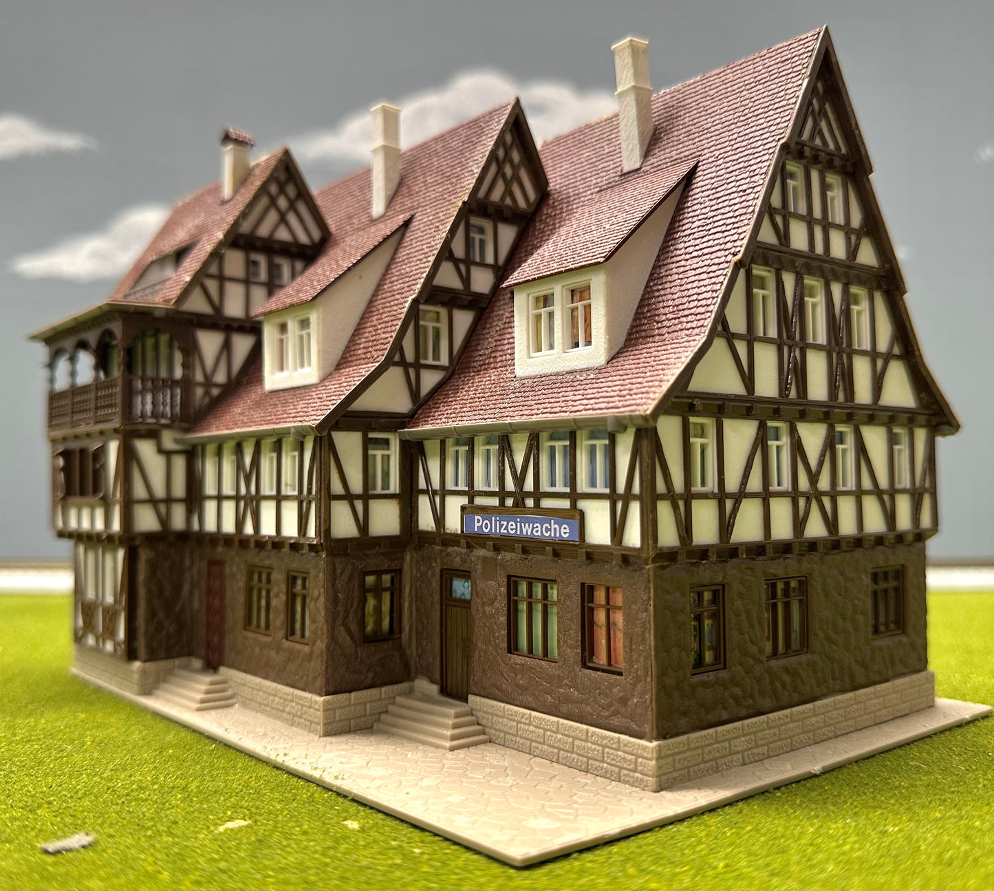 Vollmer 29311 HO Scale Half Timber Town Hall/Police Station Fully Assembled