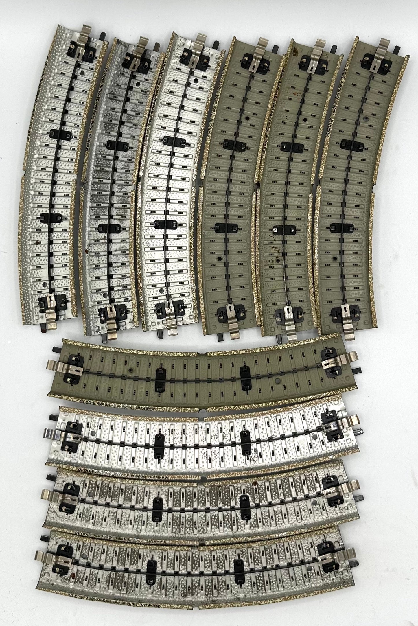Marklin 5100 HO M Track Curved Track R14 3/16" x 45' (360mm)3-Rail AC 10pc