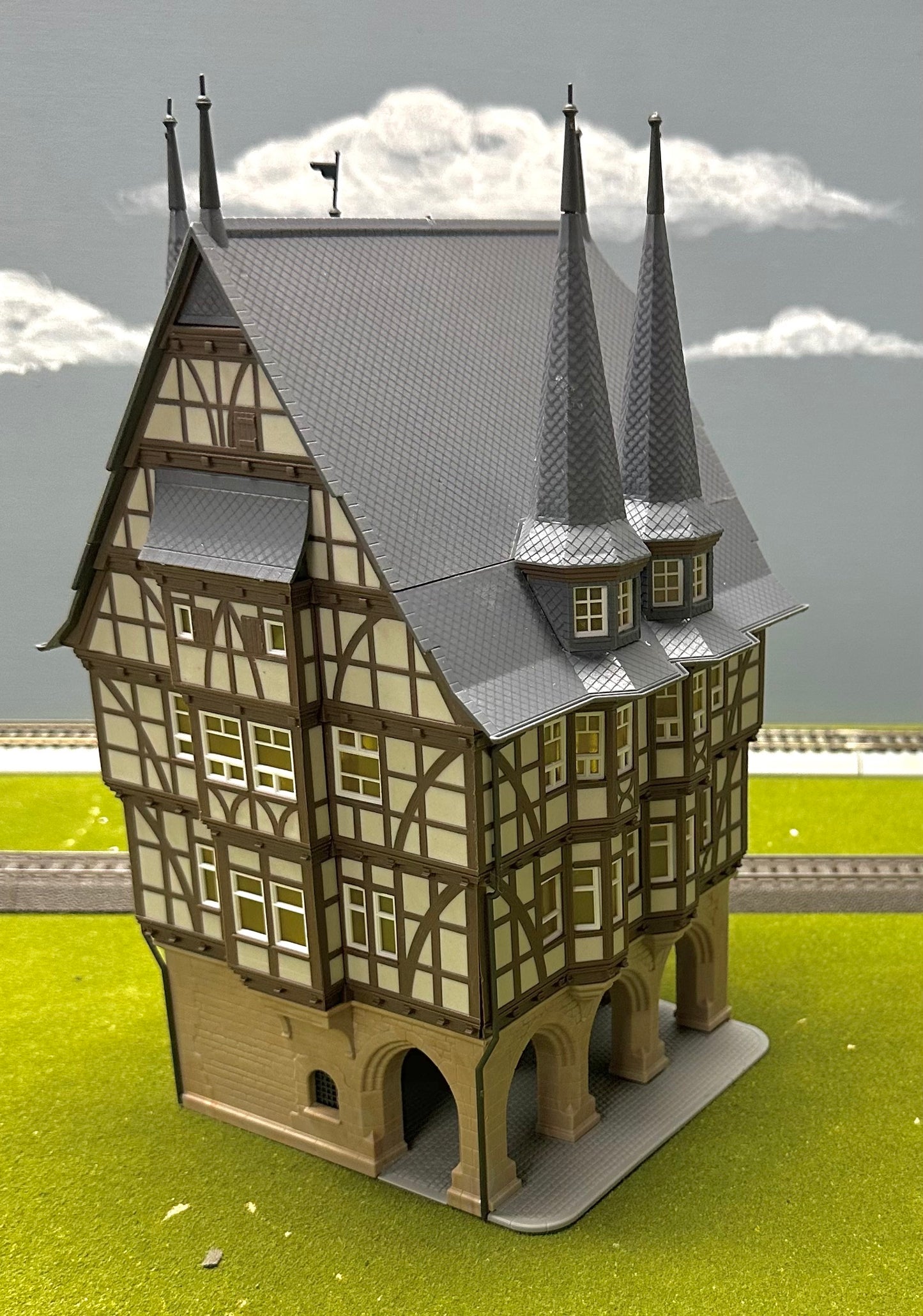 Kibri 38900 HO Scale Rathaus Alsfeld  Fully Assembled