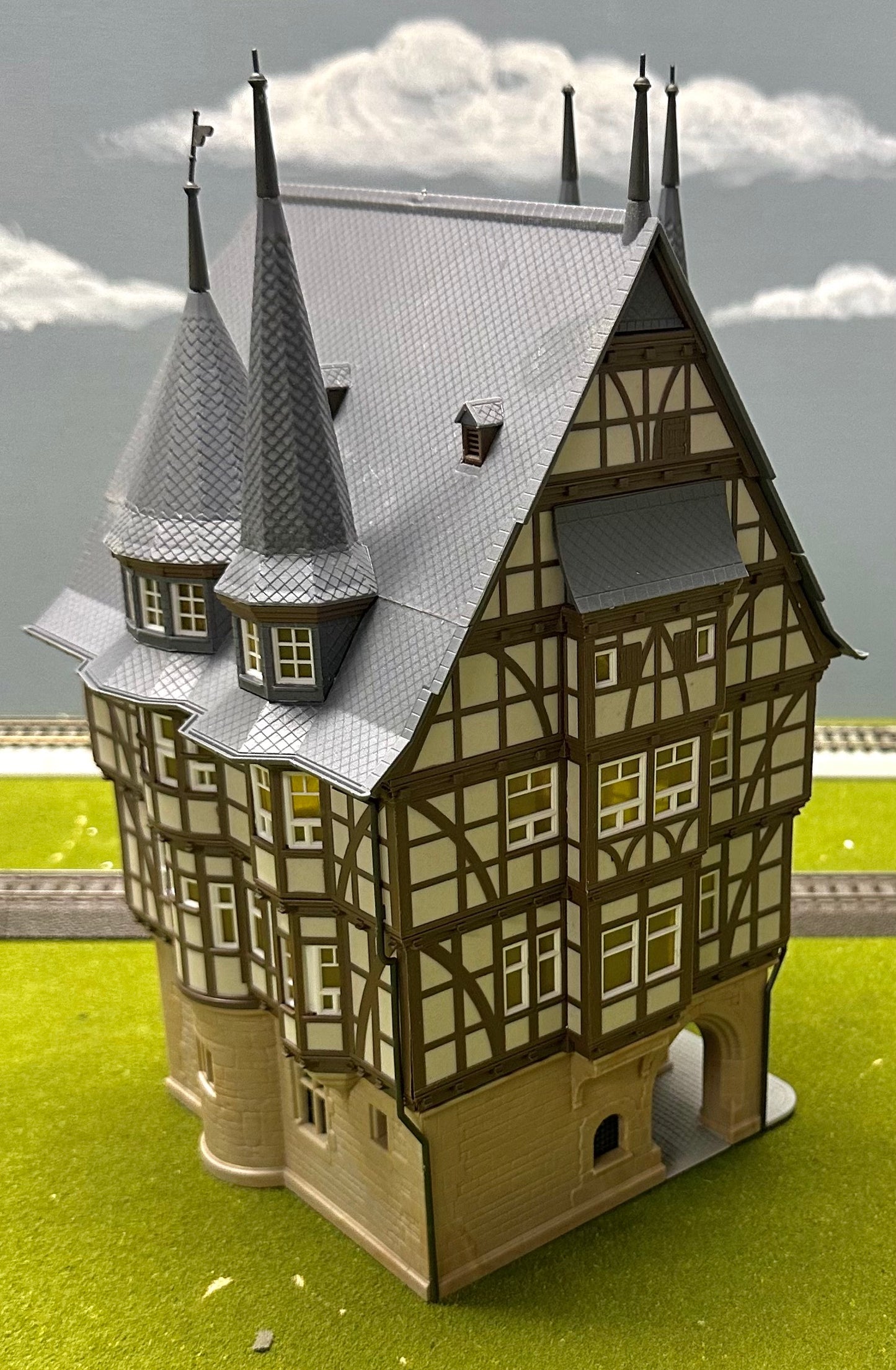 Kibri 38900 HO Scale Rathaus Alsfeld  Fully Assembled