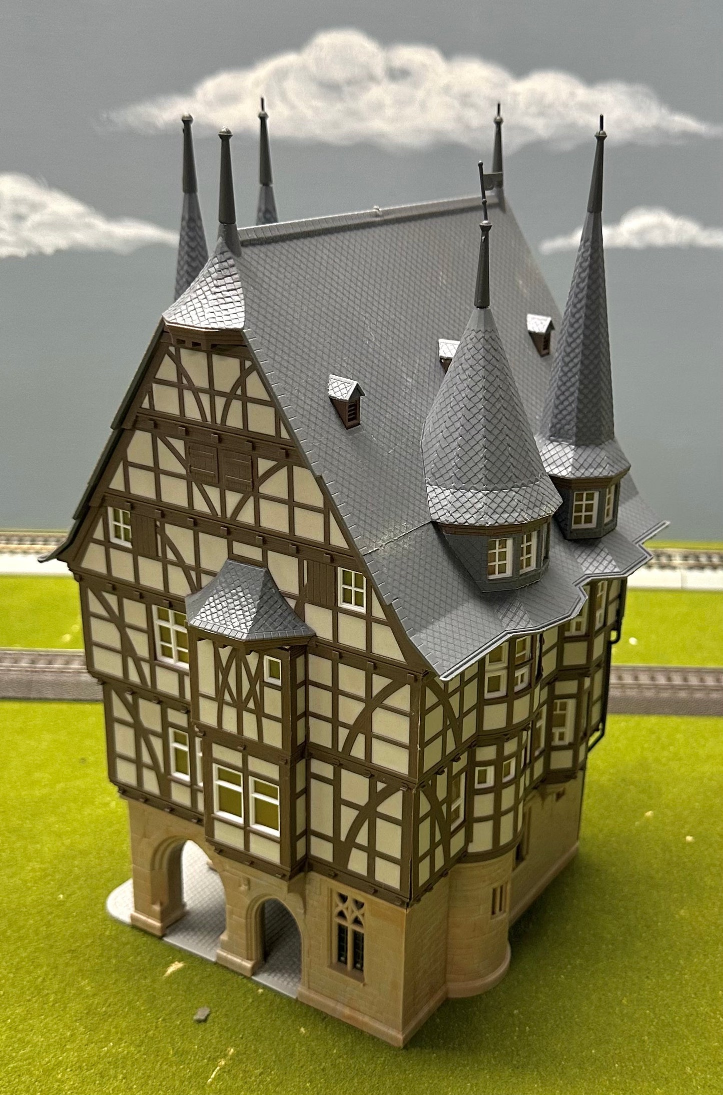 Kibri 38900 HO Scale Rathaus Alsfeld  Fully Assembled