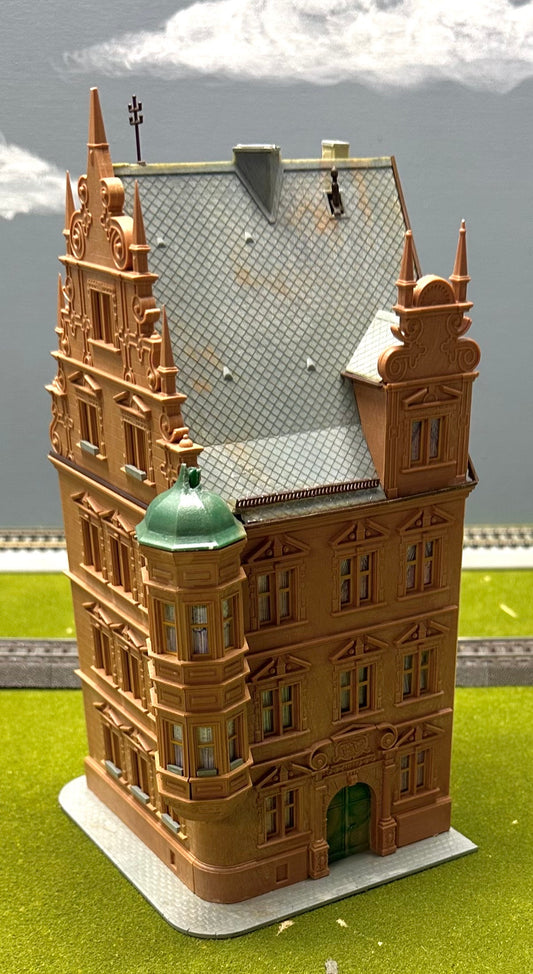 Kibri 38379 HO Scale Patrician House Fully Assembled