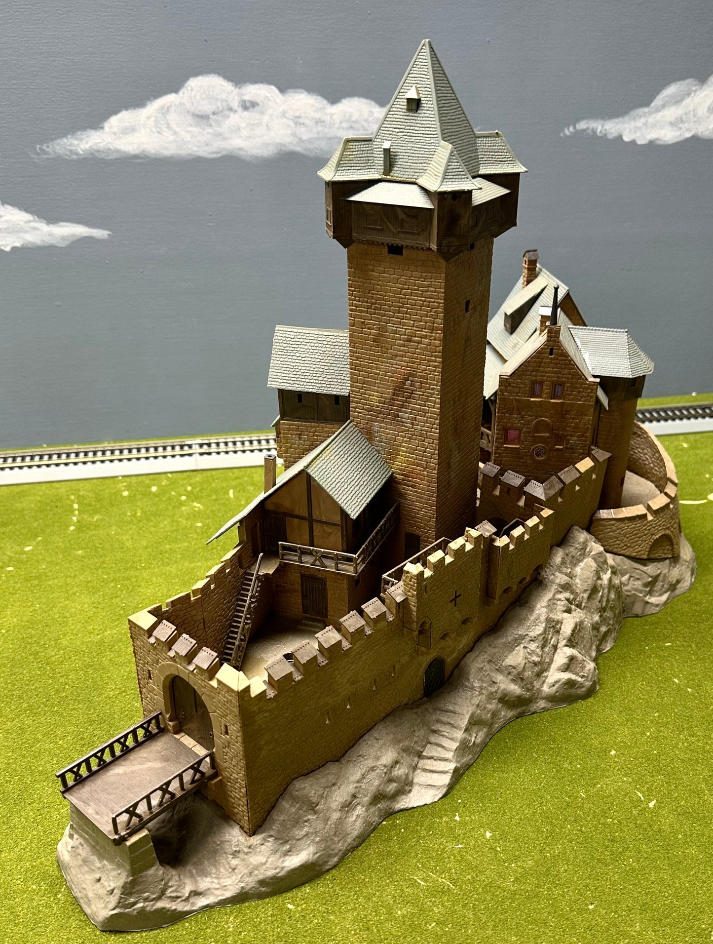 Kibri HO 39010  Falkenstein Castle Austria, Fully Assembled