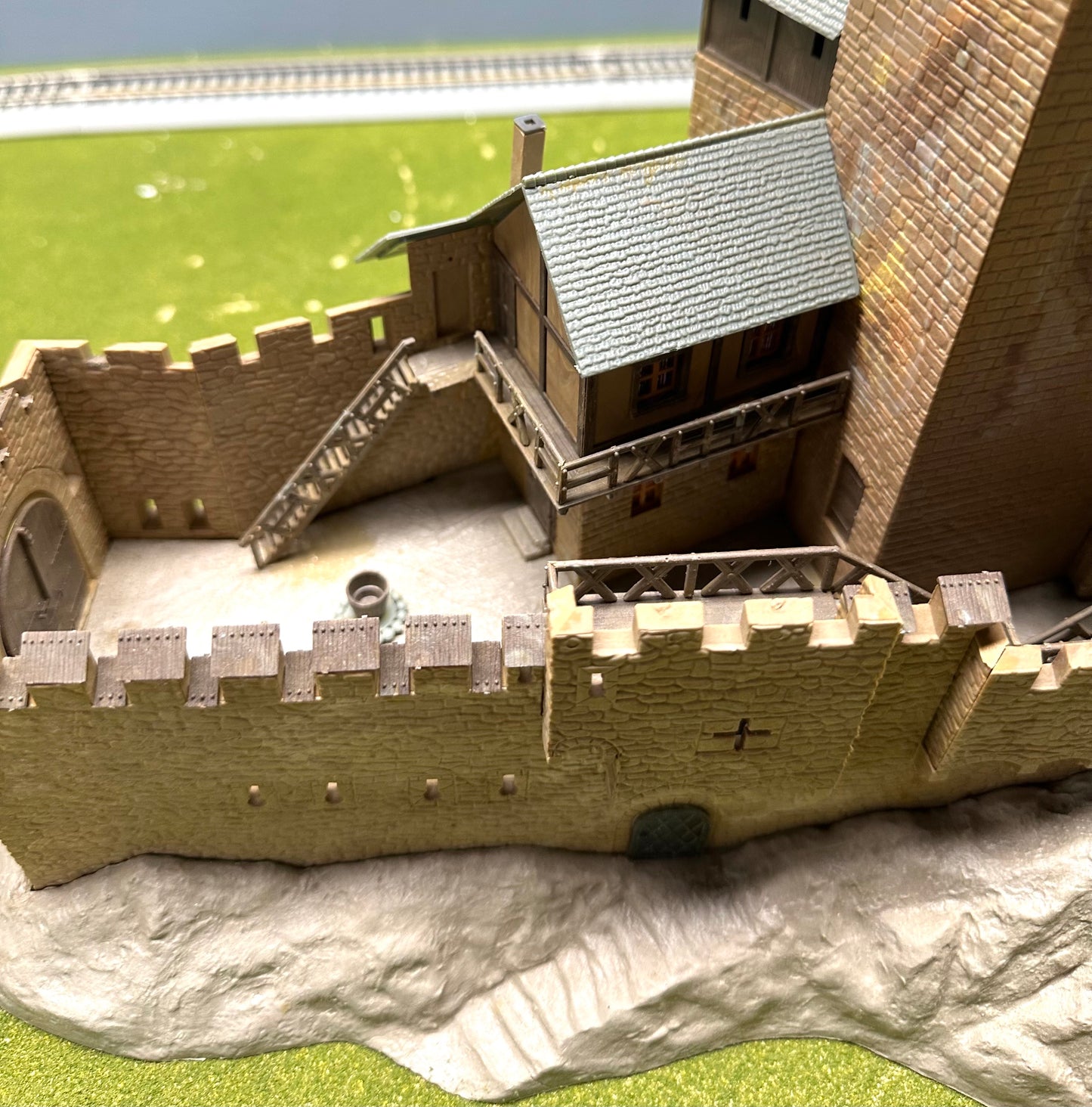 Kibri HO 39010  Falkenstein Castle Austria, Fully Assembled