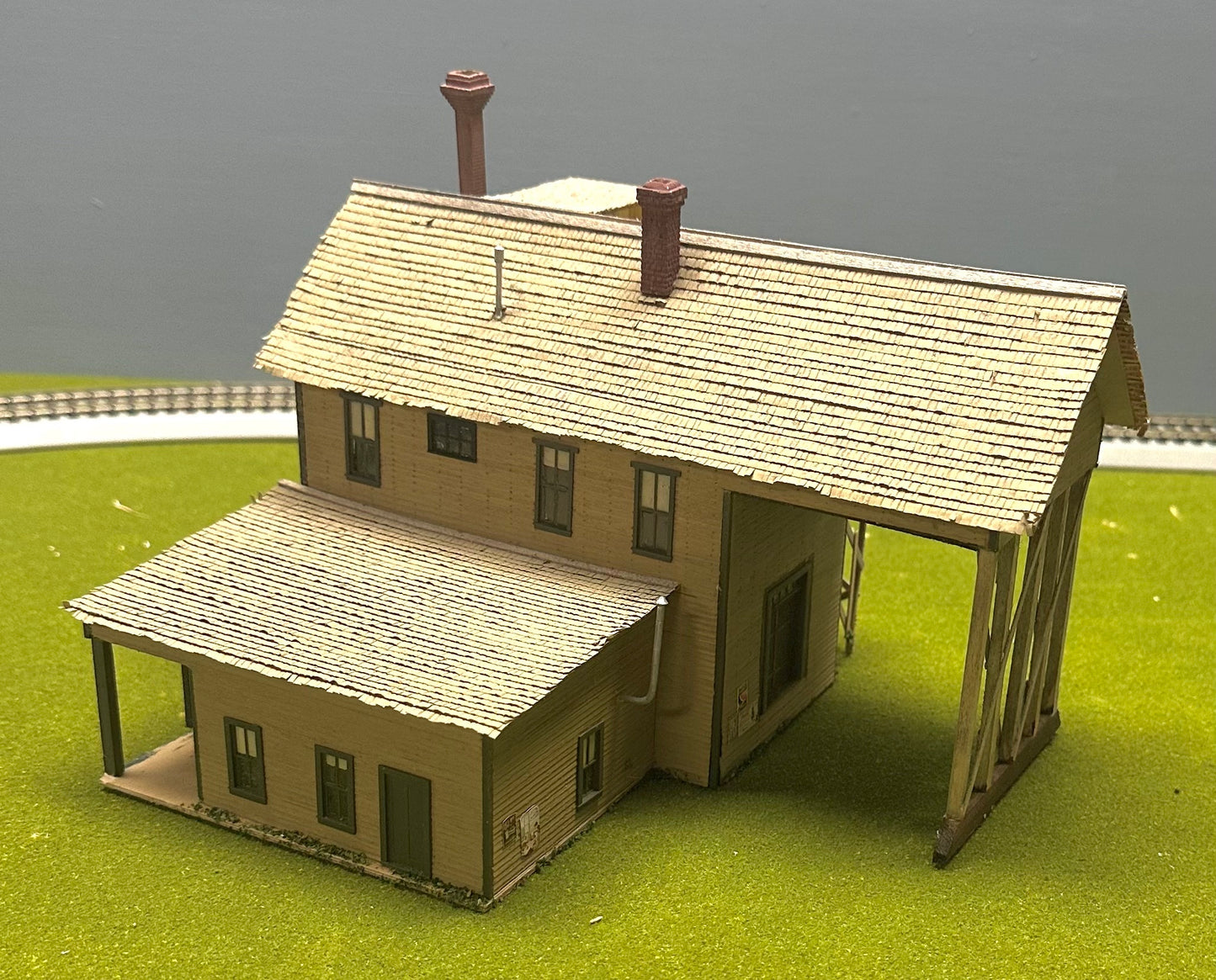 Fine Scale Miniatures HO Building Kit No. 195 Barnstead Lumber Co.Fully Assembled
