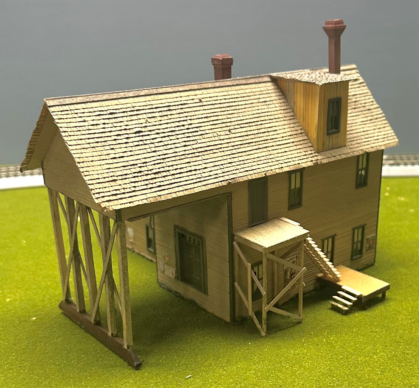 Fine Scale Miniatures HO Building Kit No. 195 Barnstead Lumber Co.Fully Assembled