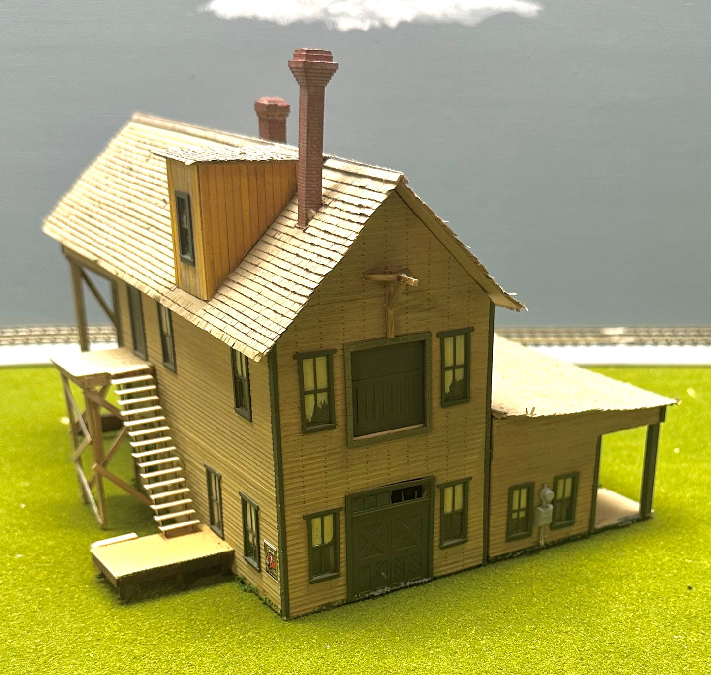 Fine Scale Miniatures HO Building Kit No. 195 Barnstead Lumber Co.Fully Assembled