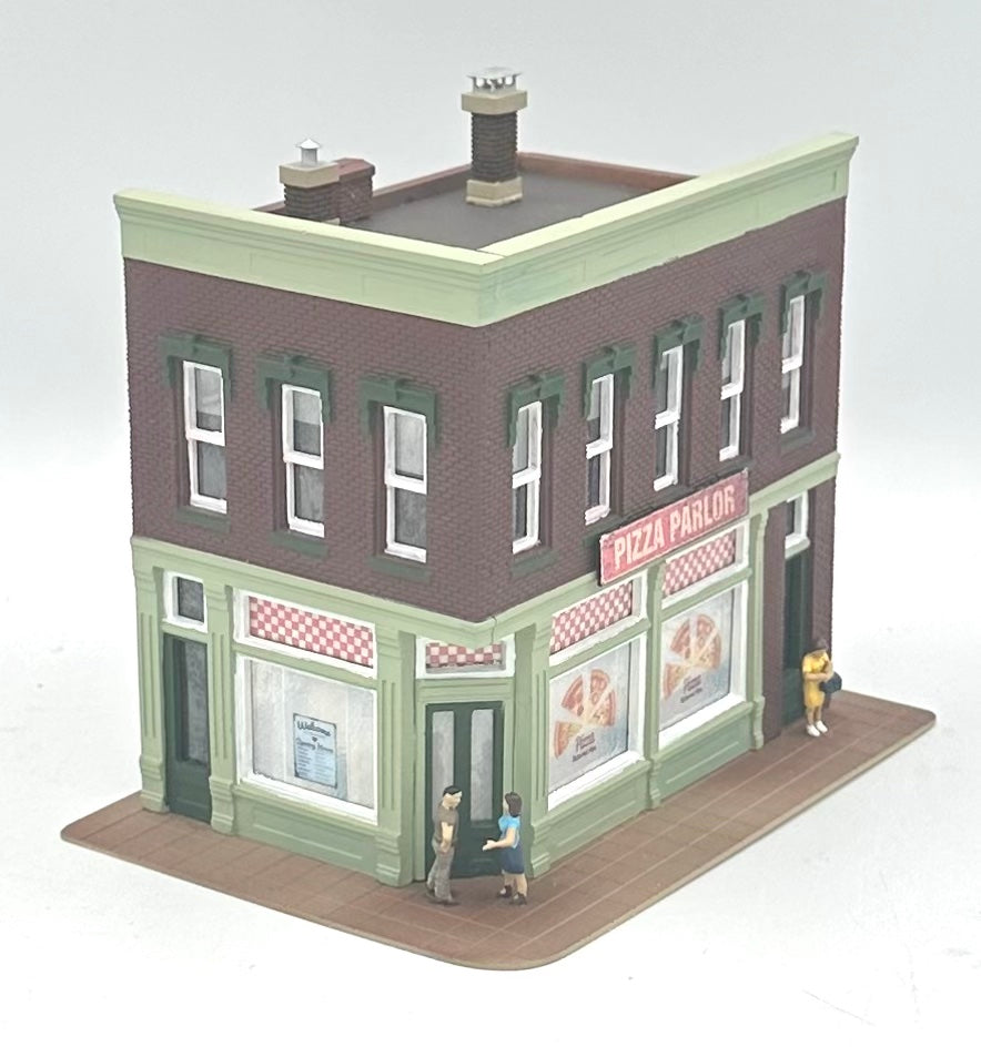 DPM HO Scale Fully Assembled "Pizza Palor" Fully Assembled Lighted