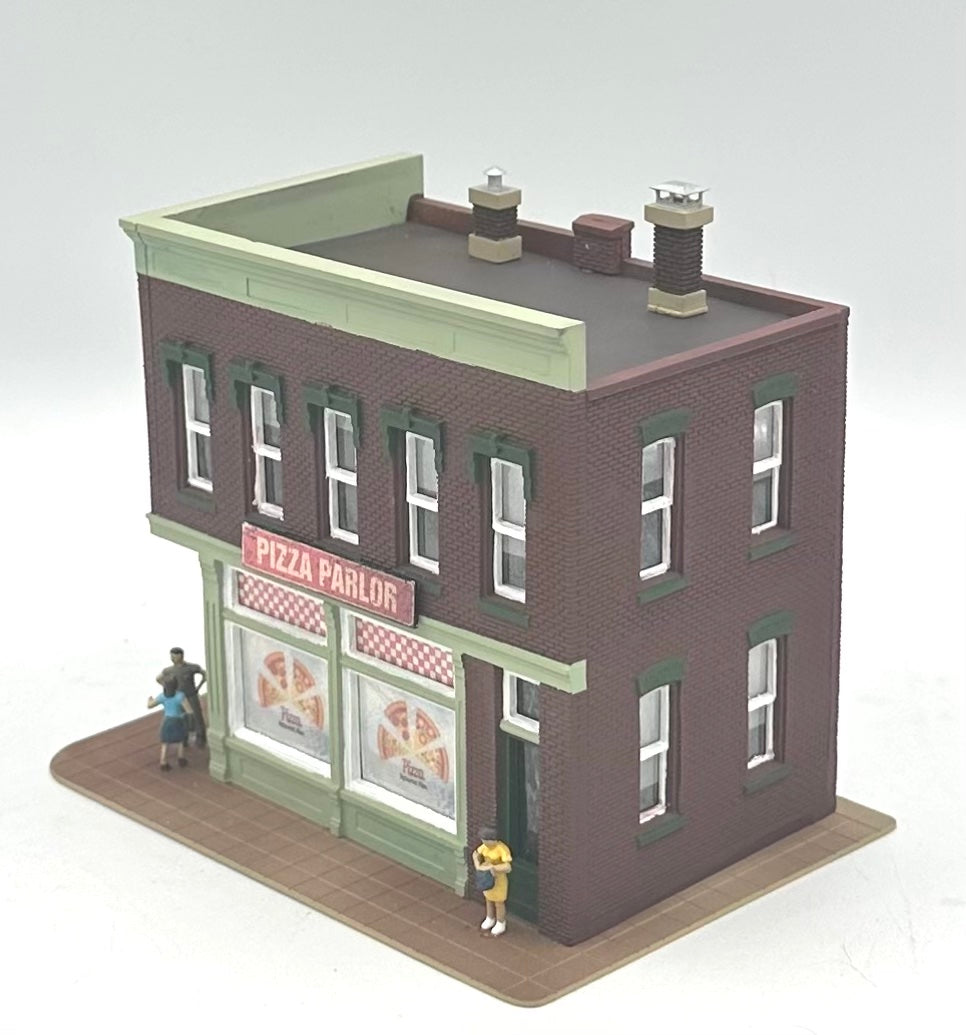DPM HO Scale Fully Assembled "Pizza Palor" Fully Assembled Lighted