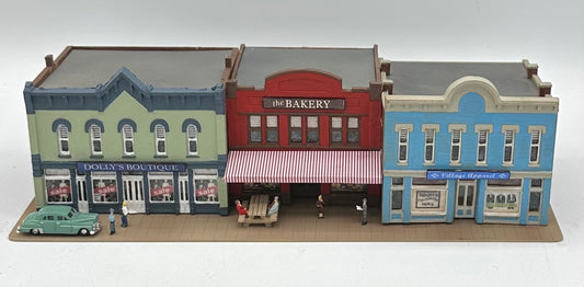 DPM N Scale, Row of 3 Shops individually LED lighted, Custom-painted Street Figures