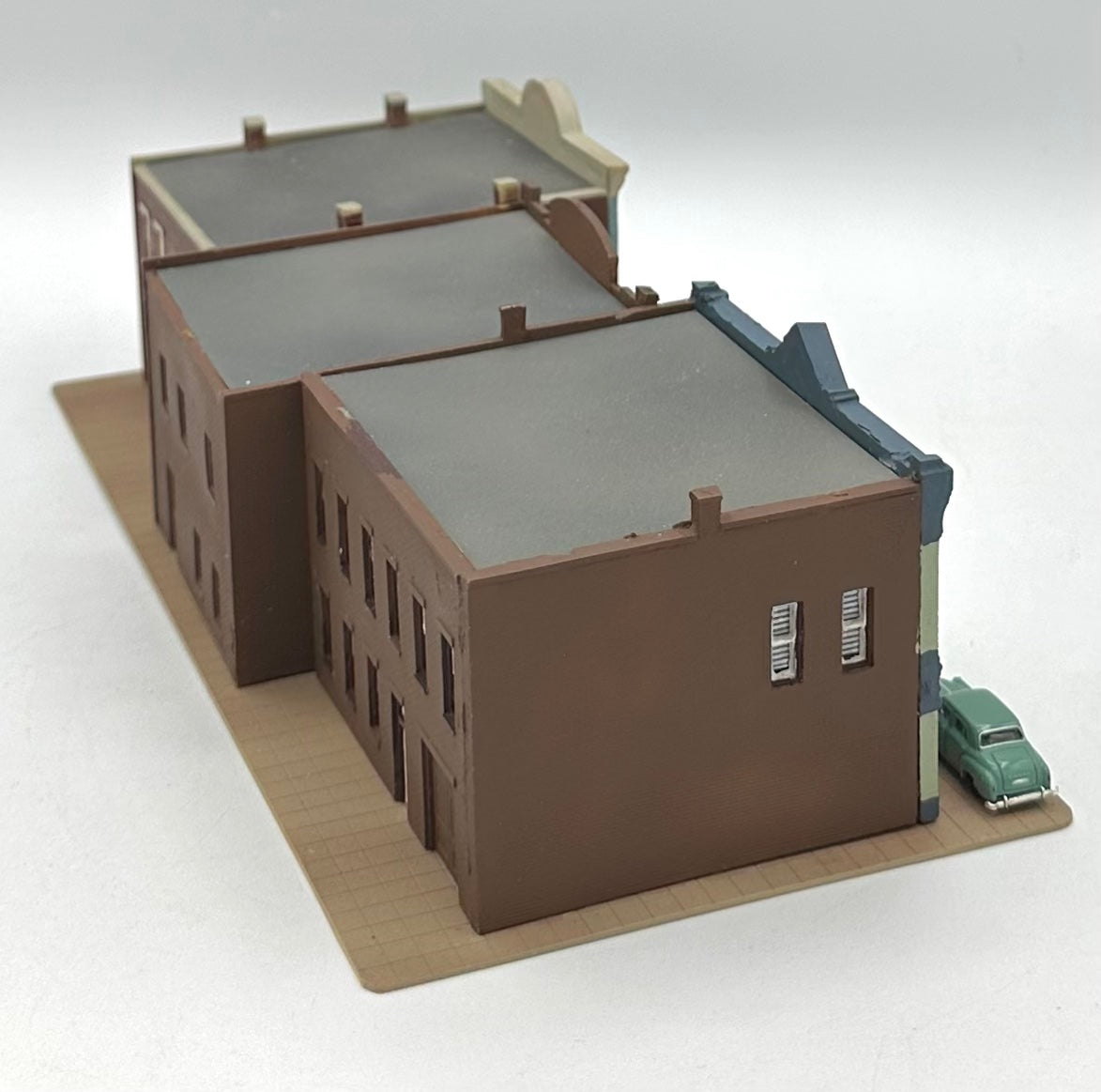 DPM N Scale, Row of 3 Shops individually LED lighted, Custom-painted Street Figures