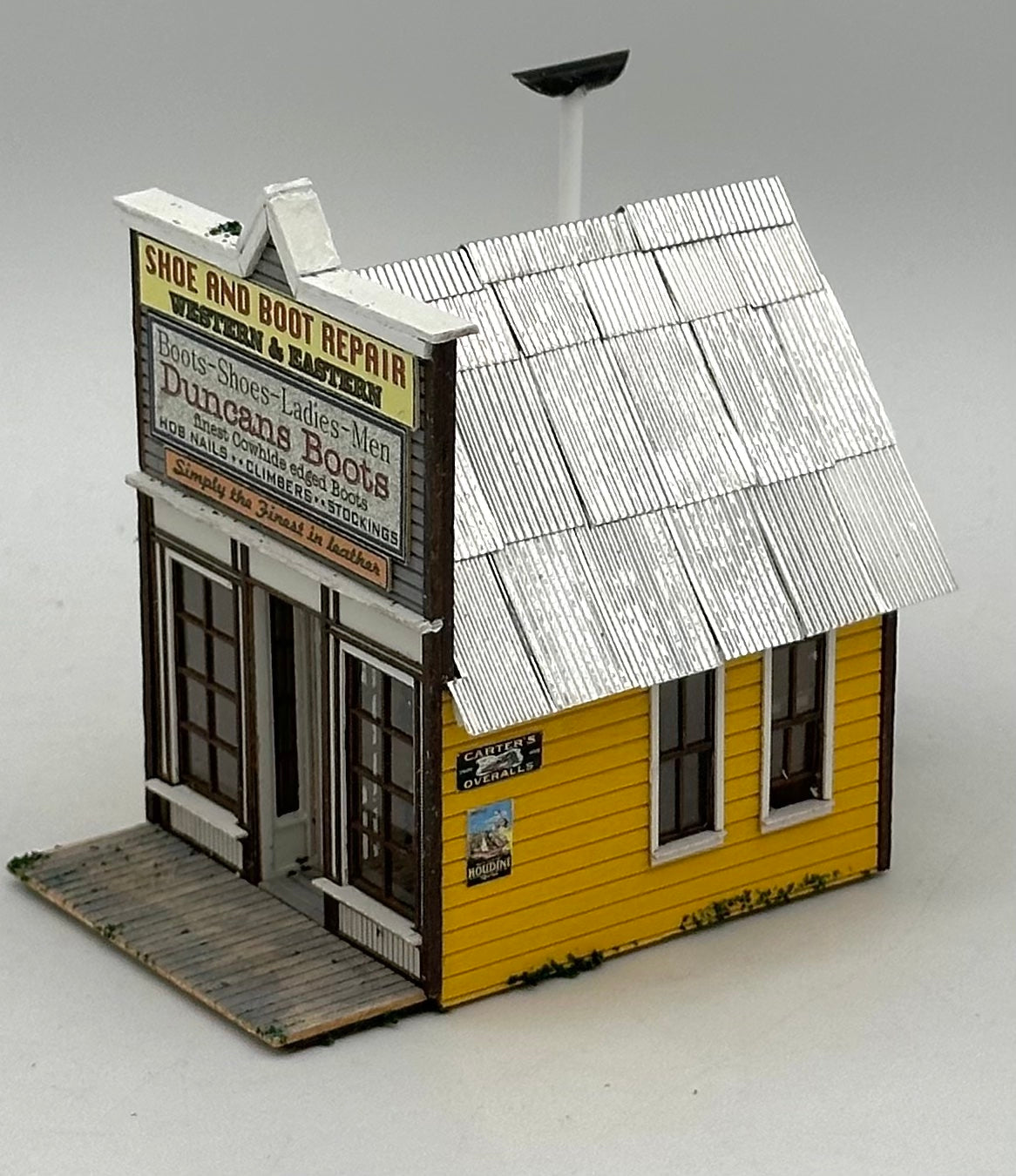 Banta Modelworks 2120 HO Scale "Duncan's Boots " Laser Cut Wooden Custom Painted Fully Assembled