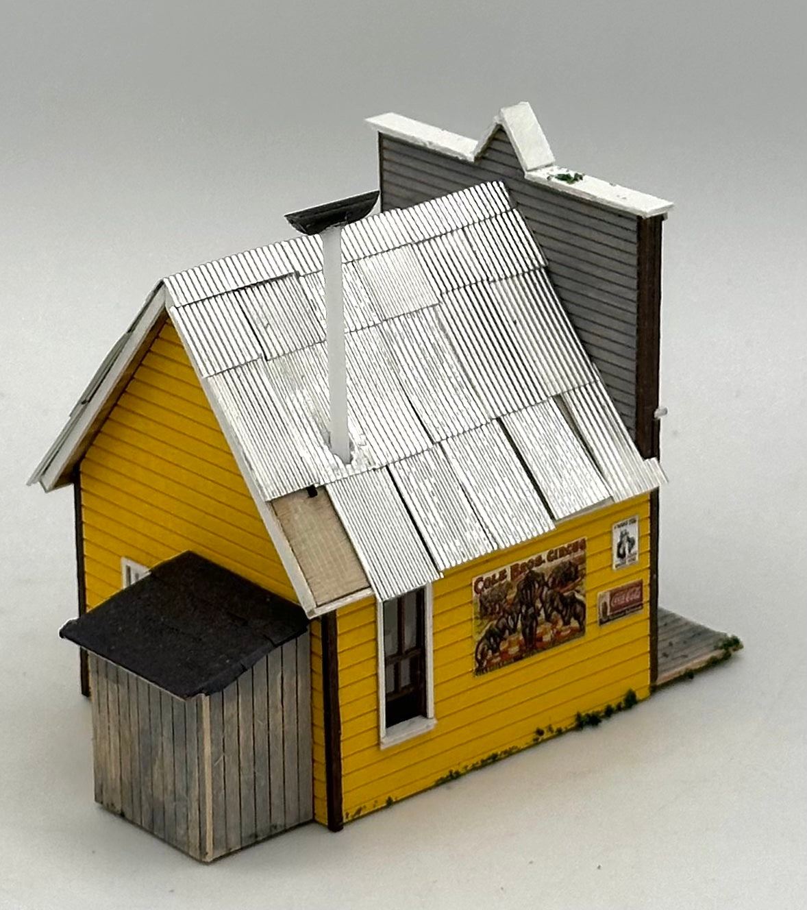 Banta Modelworks 2120 HO Scale "Duncan's Boots " Laser Cut Wooden Custom Painted Fully Assembled