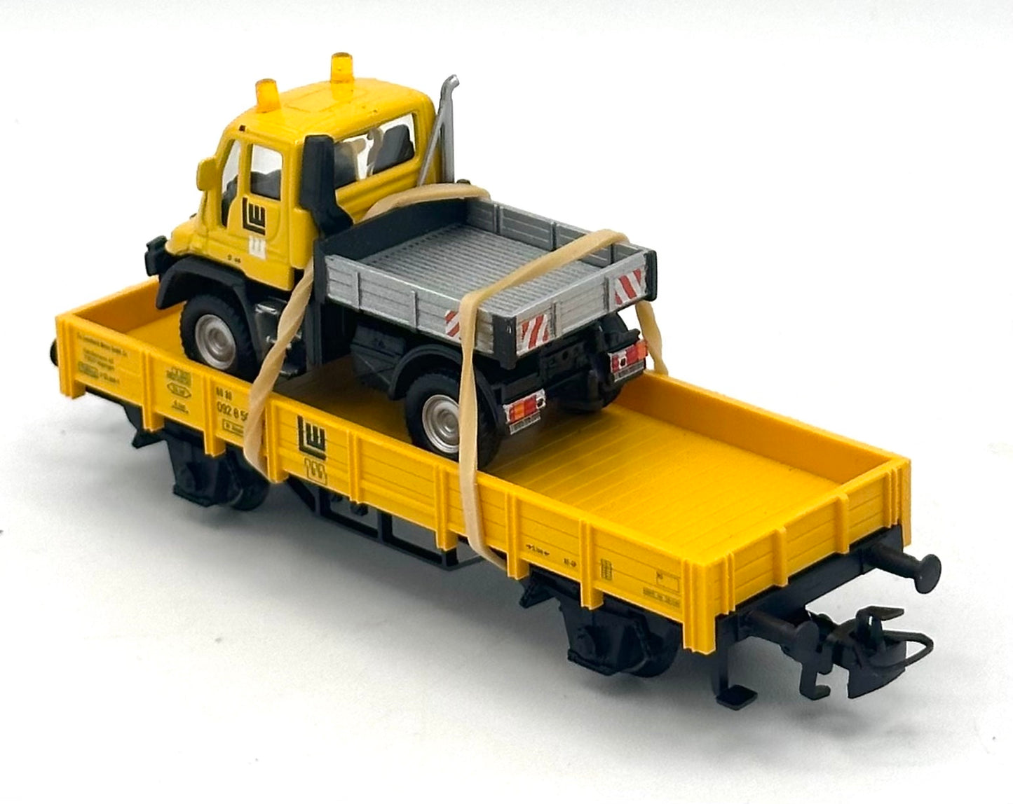 Marklin 00754-11 HO Scale DB Kbs-Series Flat Car W/ Mercedes -Benz Unimog Load