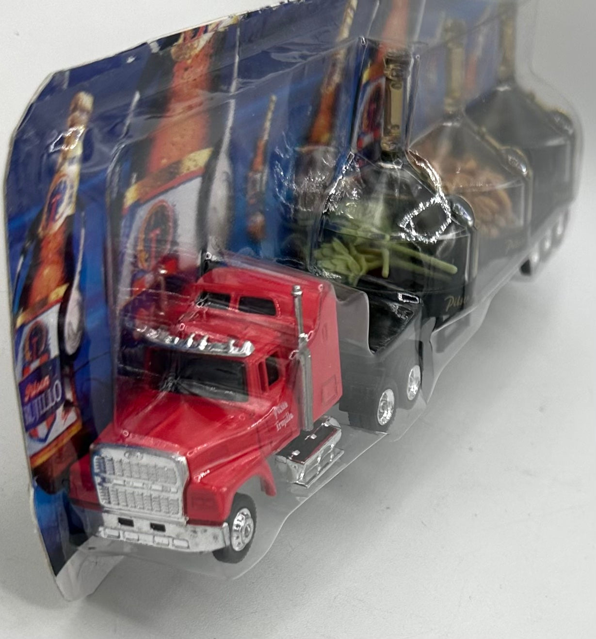 Grell Models HO Ford LTL 9000 DiecastTractor with Pilsen Trujillo Fermenting Kettle Loads