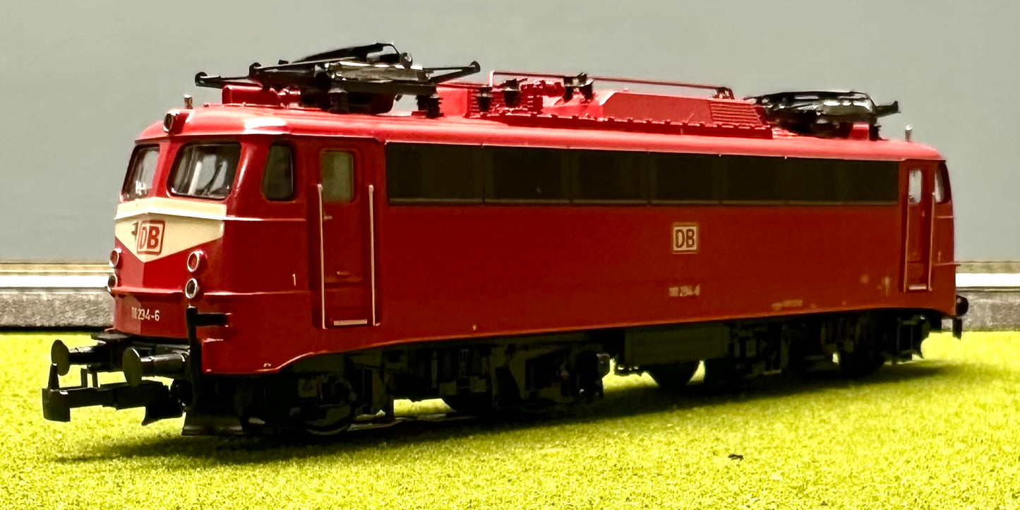 Marklin 30331 Hobby HO Analog 3-Rail AC DB BR110 294-6 Electric Locomotive