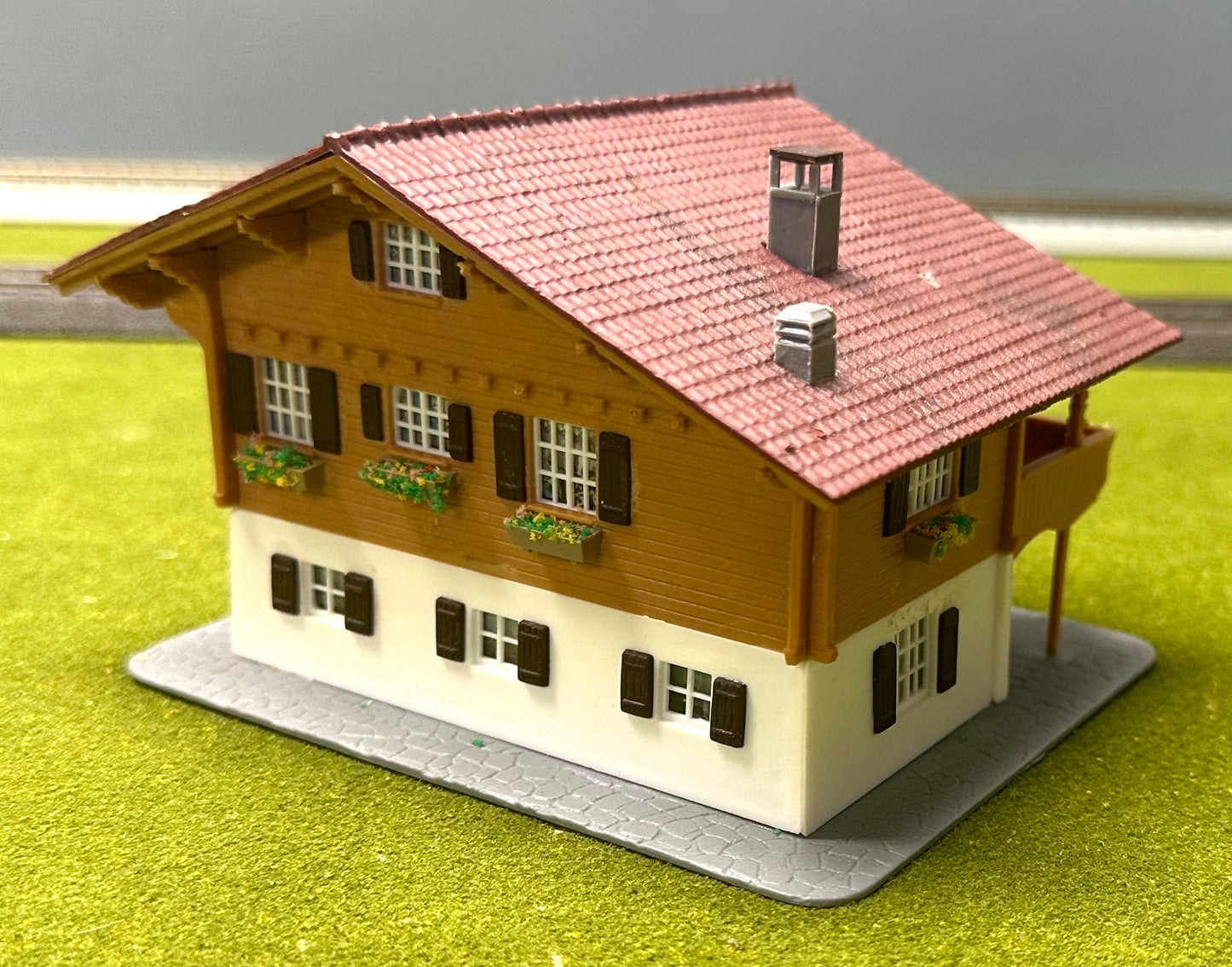 Kibri HO Scale 38805 Mountain Chalet Building In Brienz