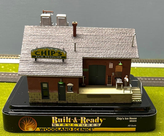 Woodland Scenics BR5028 Chip's Ice House, Built & Ready