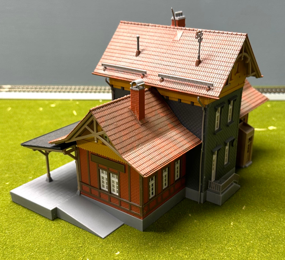 Kibri 39491 HO Scale Paulinzella Railway Station Fully Assembled