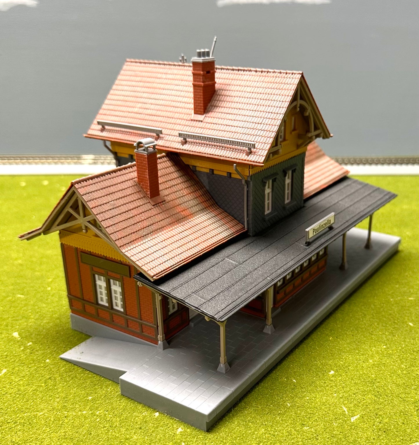 Kibri 39491 HO Scale Paulinzella Railway Station Fully Assembled