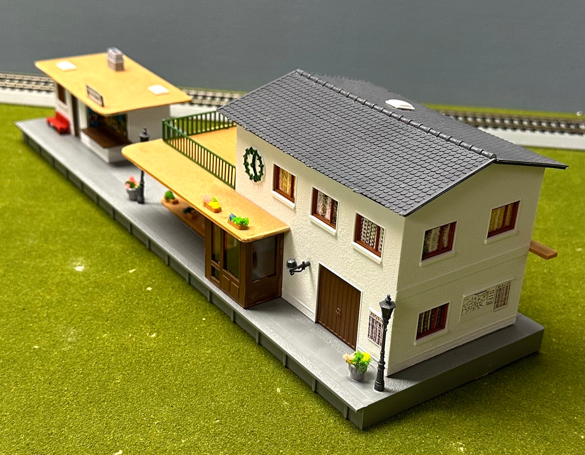 Pola HO Scale  Bellerive Railway Station Fully assembled