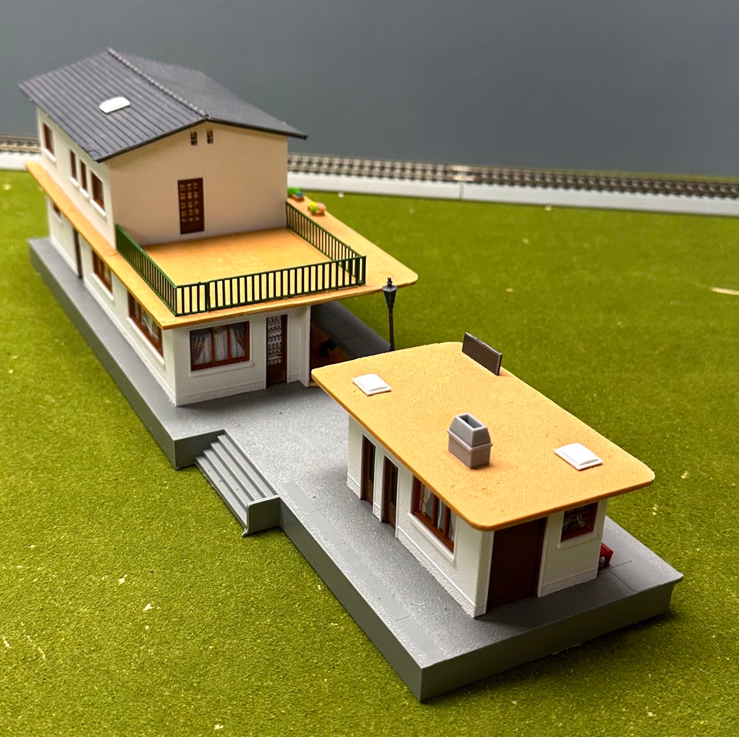 Pola HO Scale  Bellerive Railway Station Fully assembled