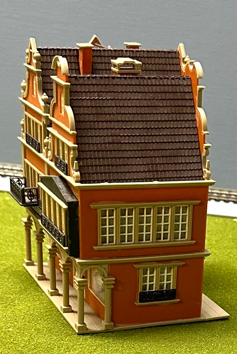 Vollmer 43842 HO Scale Book Store/Wine Tavern(Weinstuben) Fully Assembled