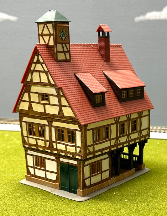 Kibri 8438 HO Scale Timbered Town Hall Michelstadt Germany Fully Assembled