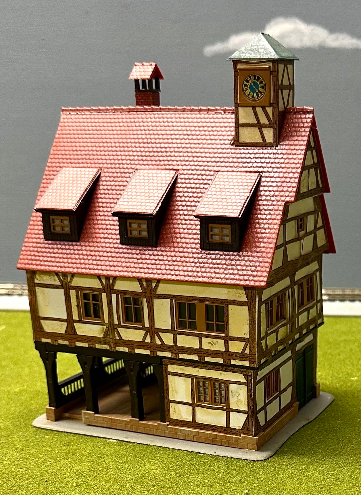 Kibri 8438 HO Scale Timbered Town Hall Michelstadt Germany Fully Assembled