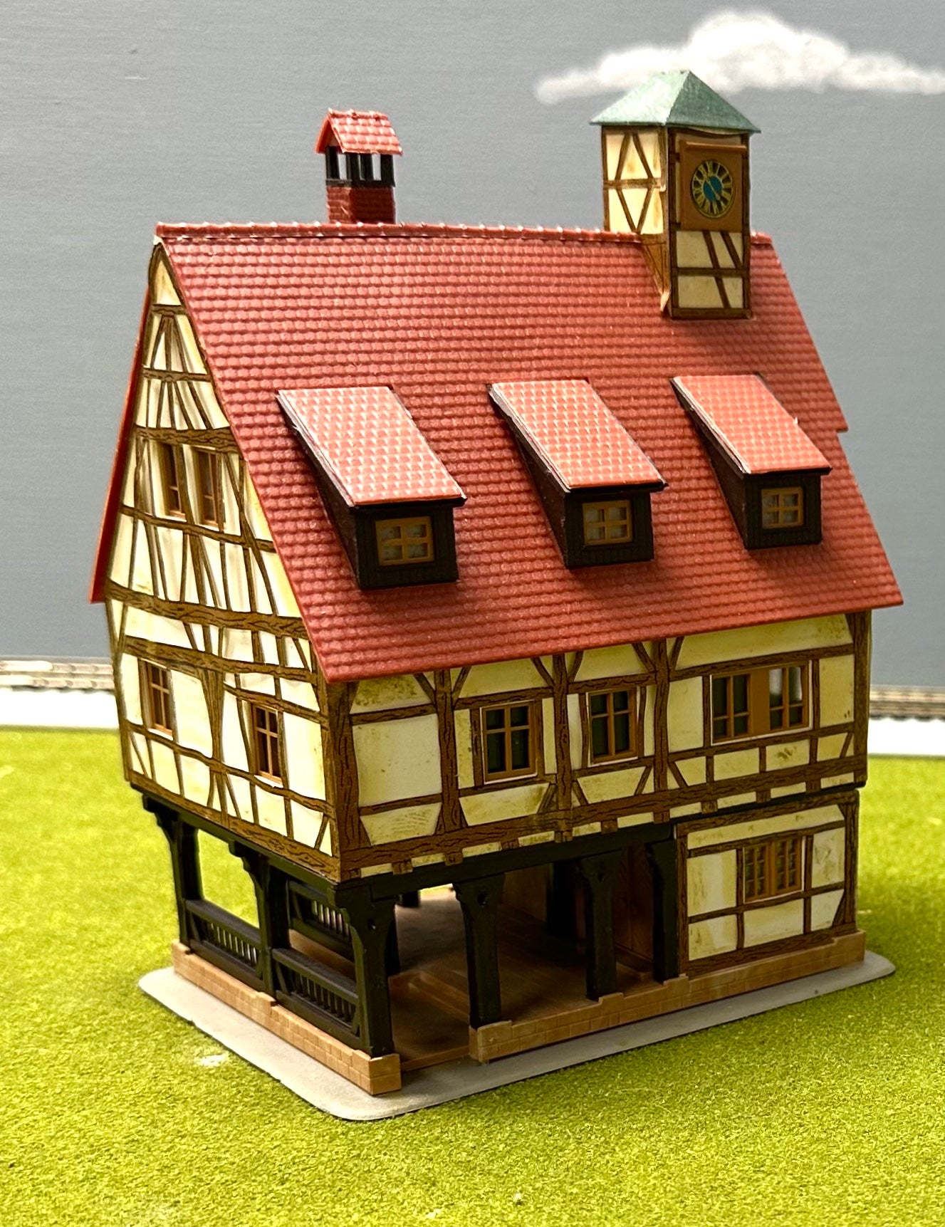 Kibri 8438 HO Scale Timbered Town Hall Michelstadt Germany Fully Assembled