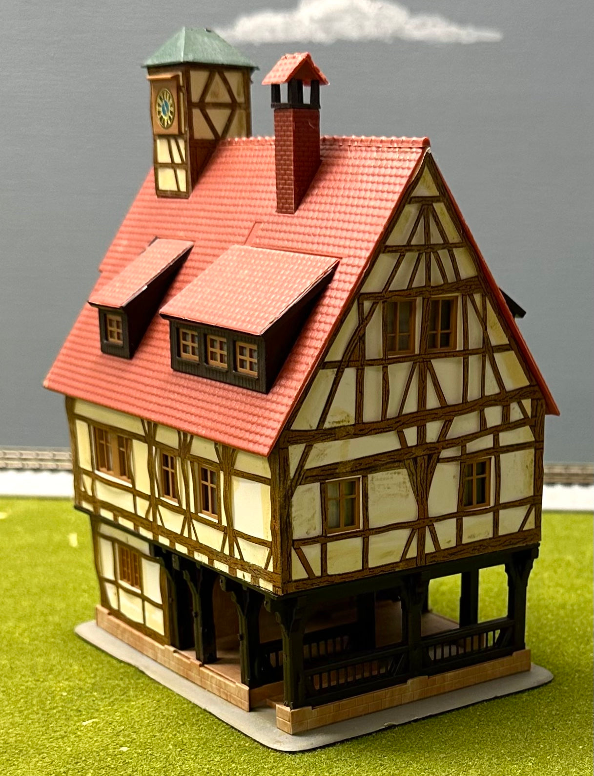 Kibri 8438 HO Scale Timbered Town Hall Michelstadt Germany Fully Assembled