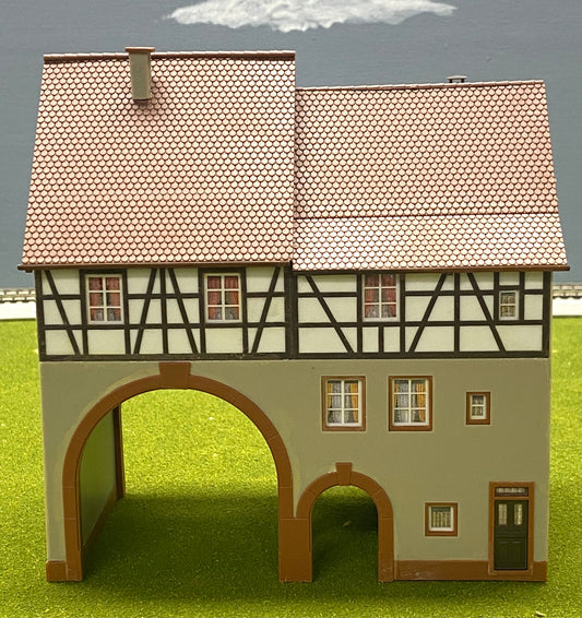 Faller HO Scale 130499 Half Timbered "Niederes Tor"City House building Fully Assembled