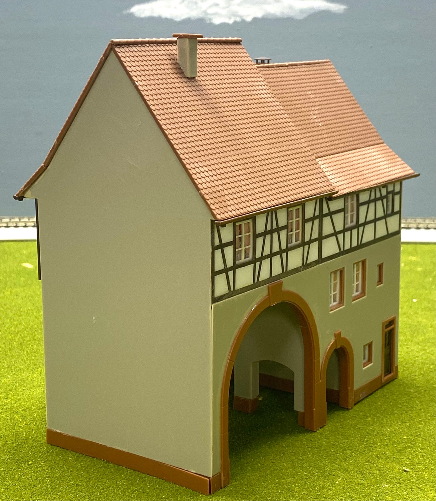 Faller HO Scale 130499 Half Timbered "Niederes Tor"City House building Fully Assembled