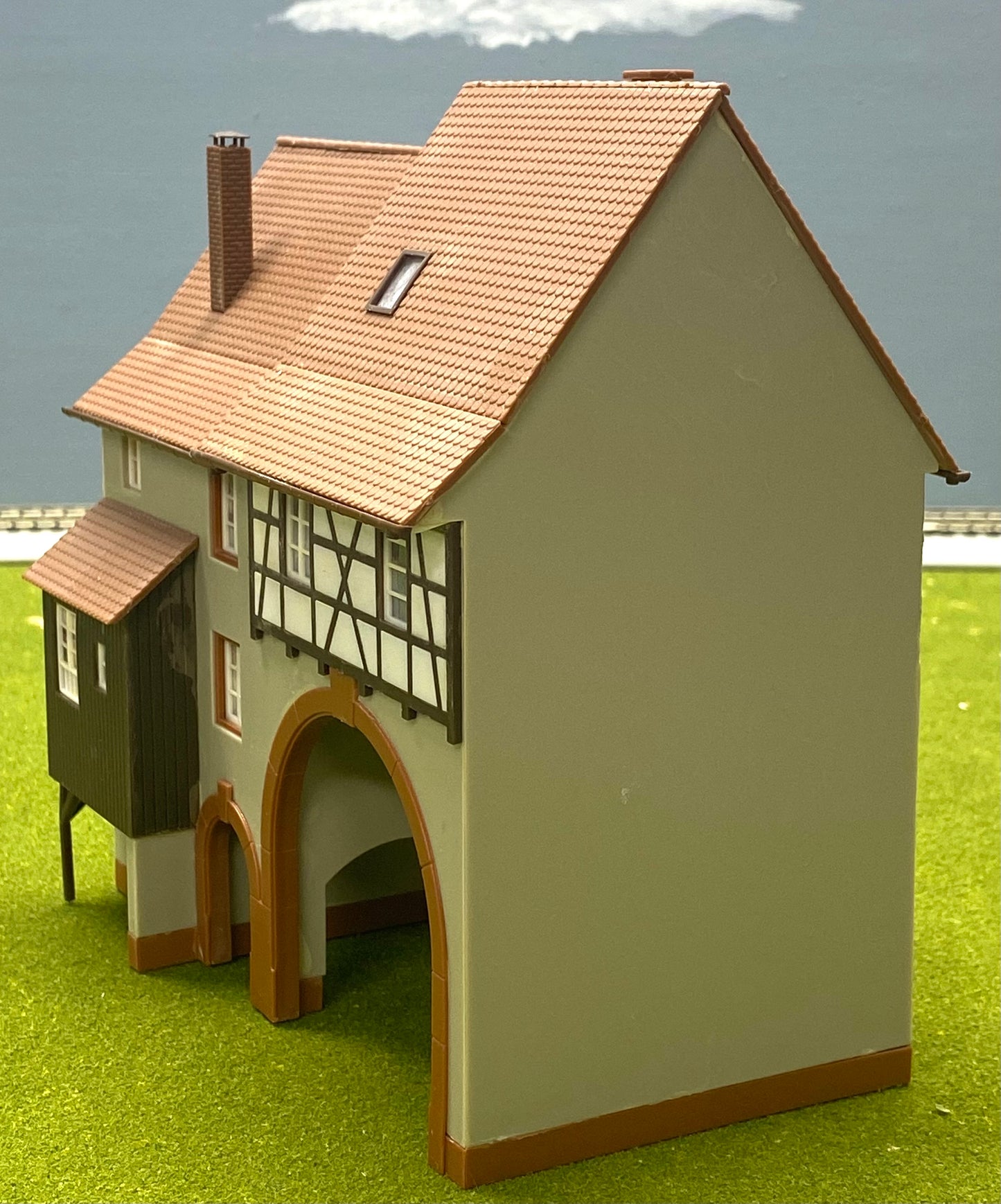 Faller HO Scale 130499 Half Timbered "Niederes Tor"City House building Fully Assembled