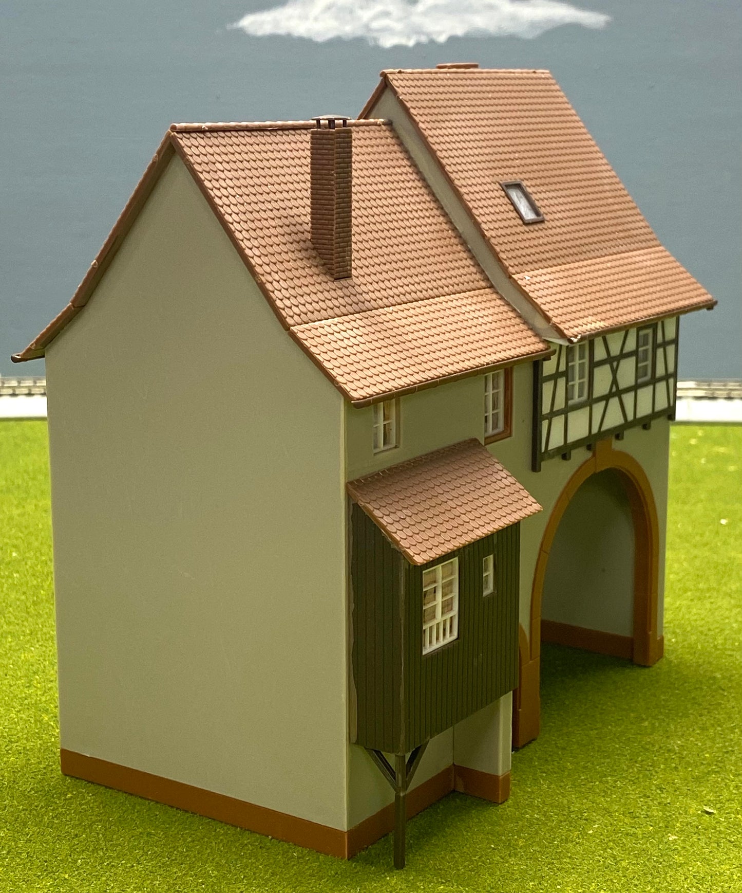 Faller HO Scale 130499 Half Timbered "Niederes Tor"City House building Fully Assembled