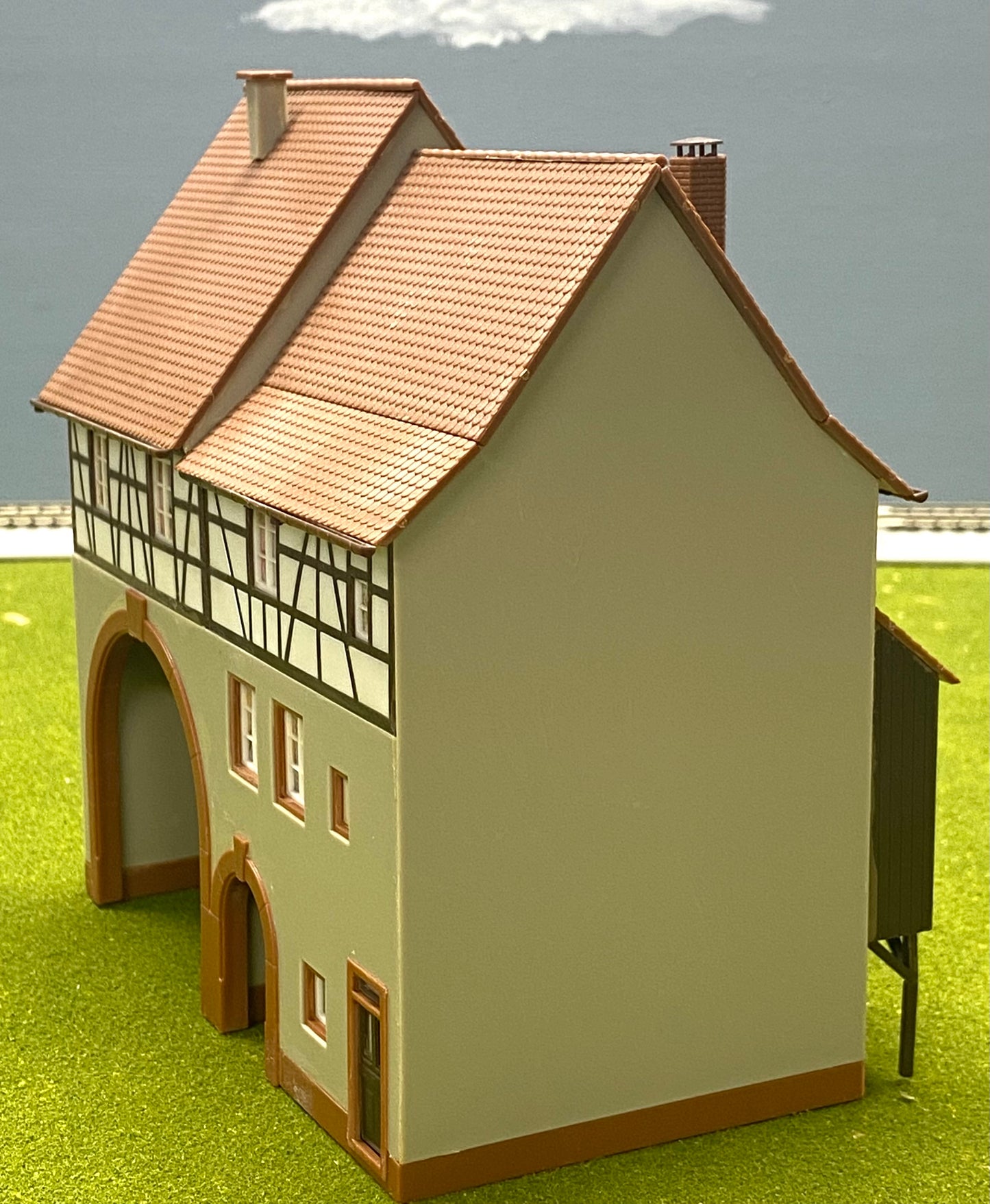 Faller HO Scale 130499 Half Timbered "Niederes Tor"City House building Fully Assembled