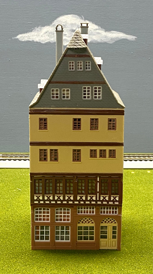 Faller HO Scale B-913 Timber Framed "Wilden Mann" House building Fully Assembled
