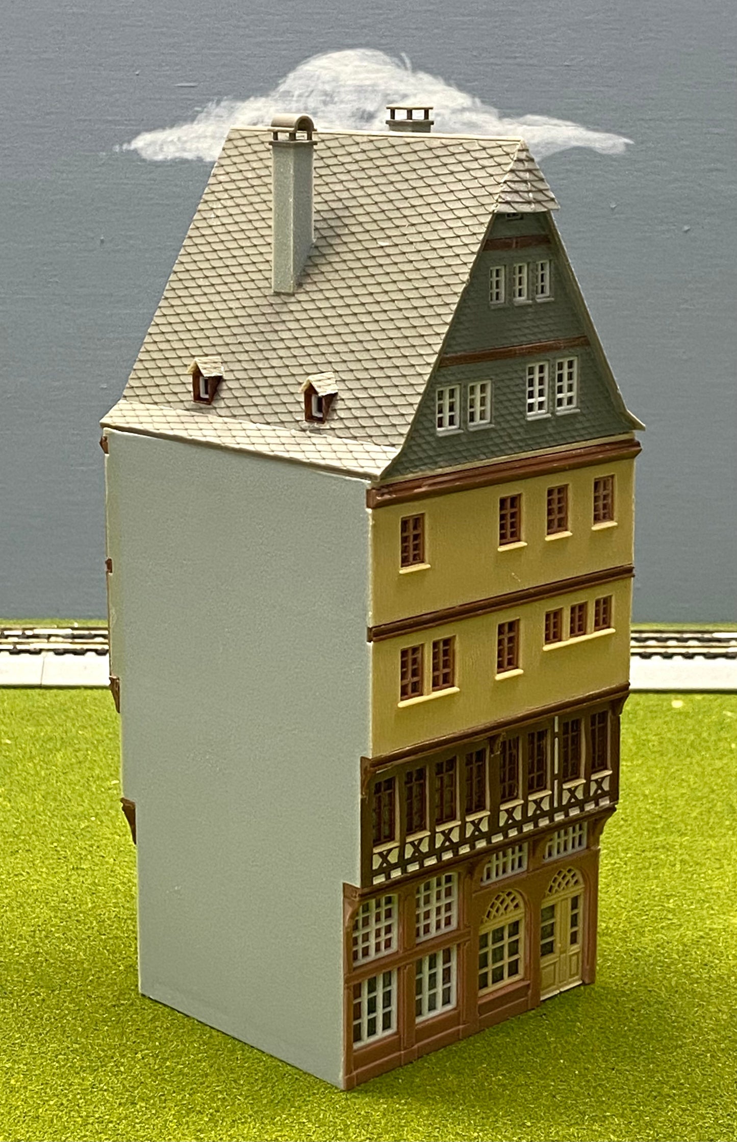 Faller HO Scale B-913 Timber Framed "Wilden Mann" House building Fully Assembled