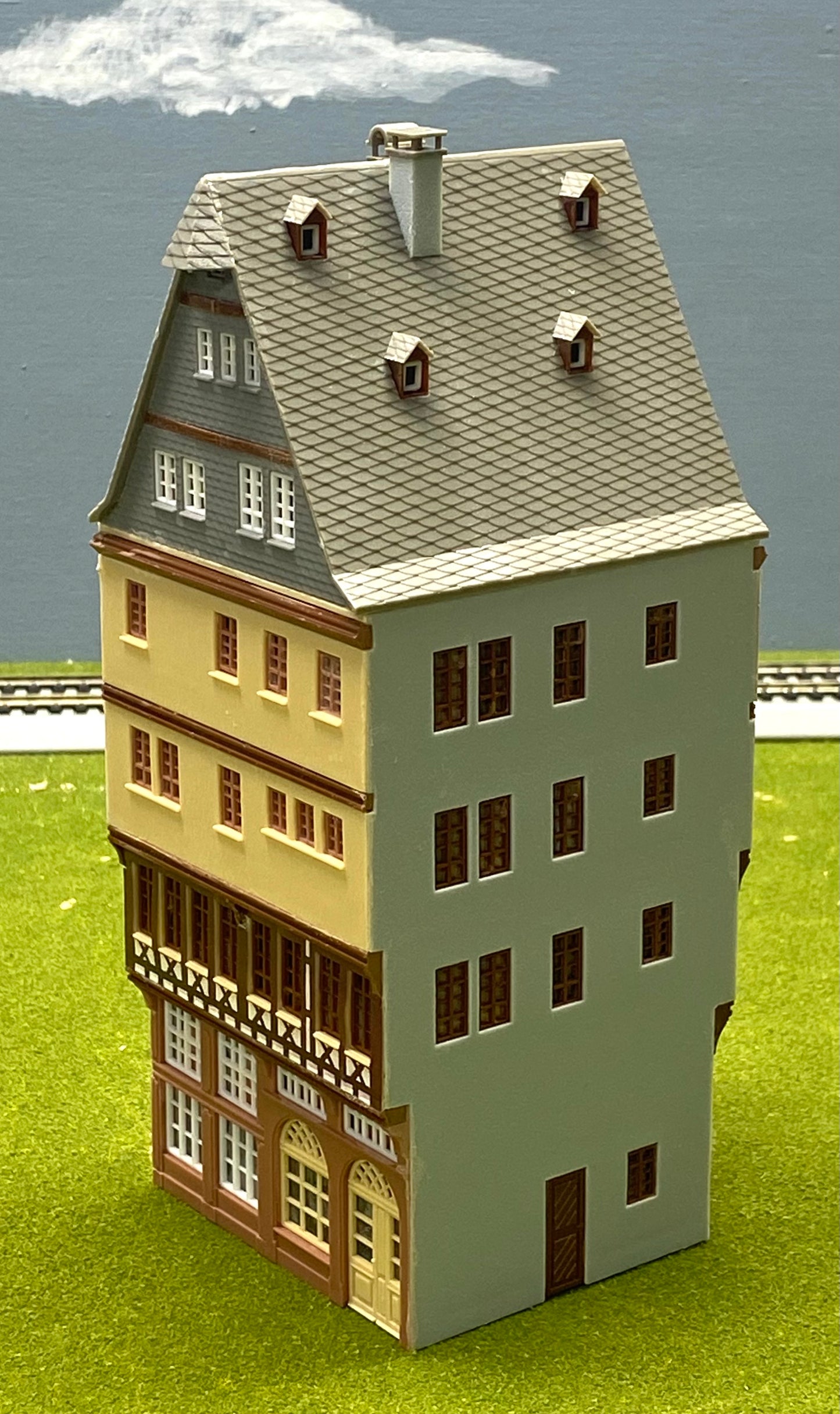 Faller HO Scale B-913 Timber Framed "Wilden Mann" House building Fully Assembled