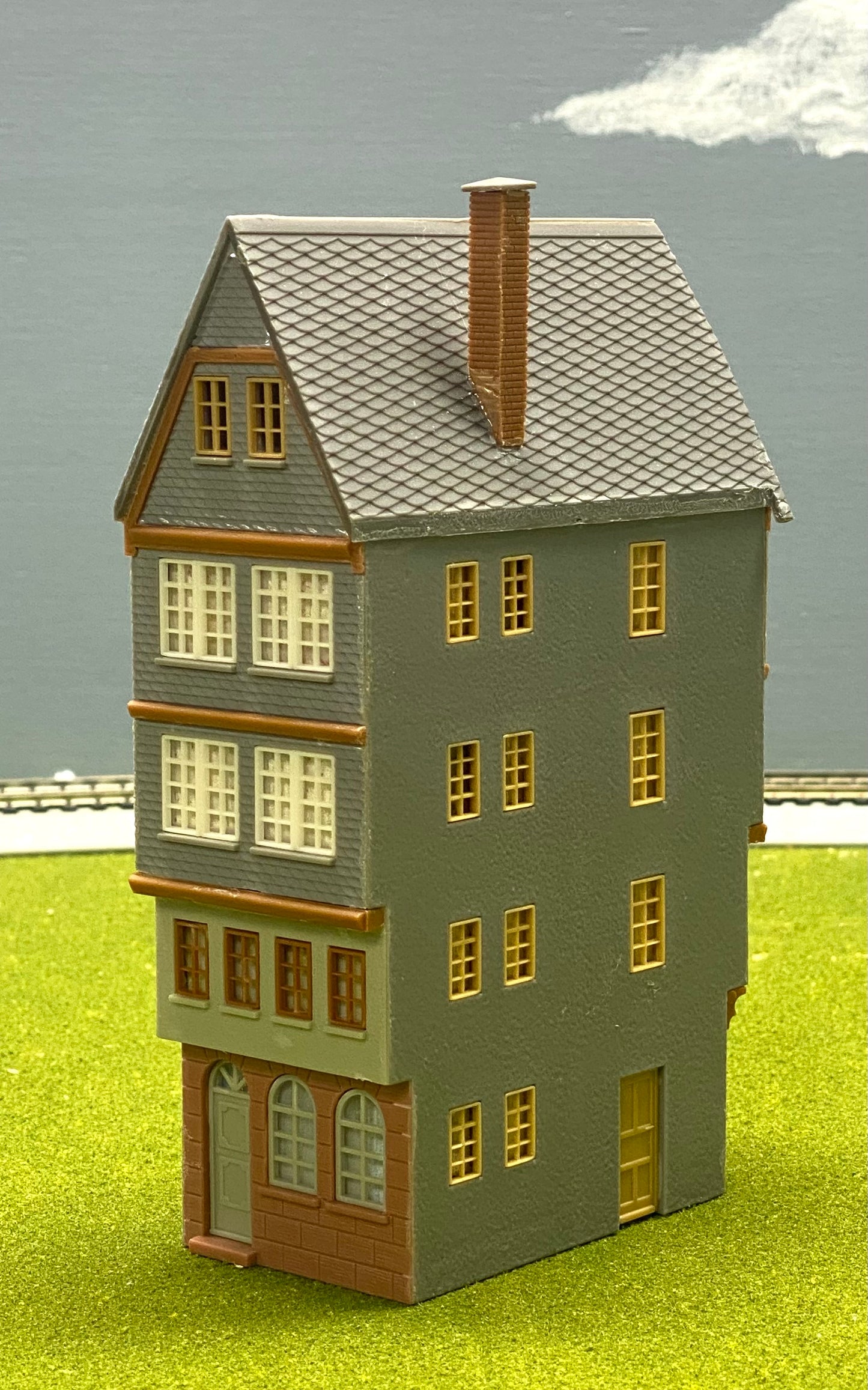 Faller HO Scale 914 Half Timber Framed Town House Fully Assembled