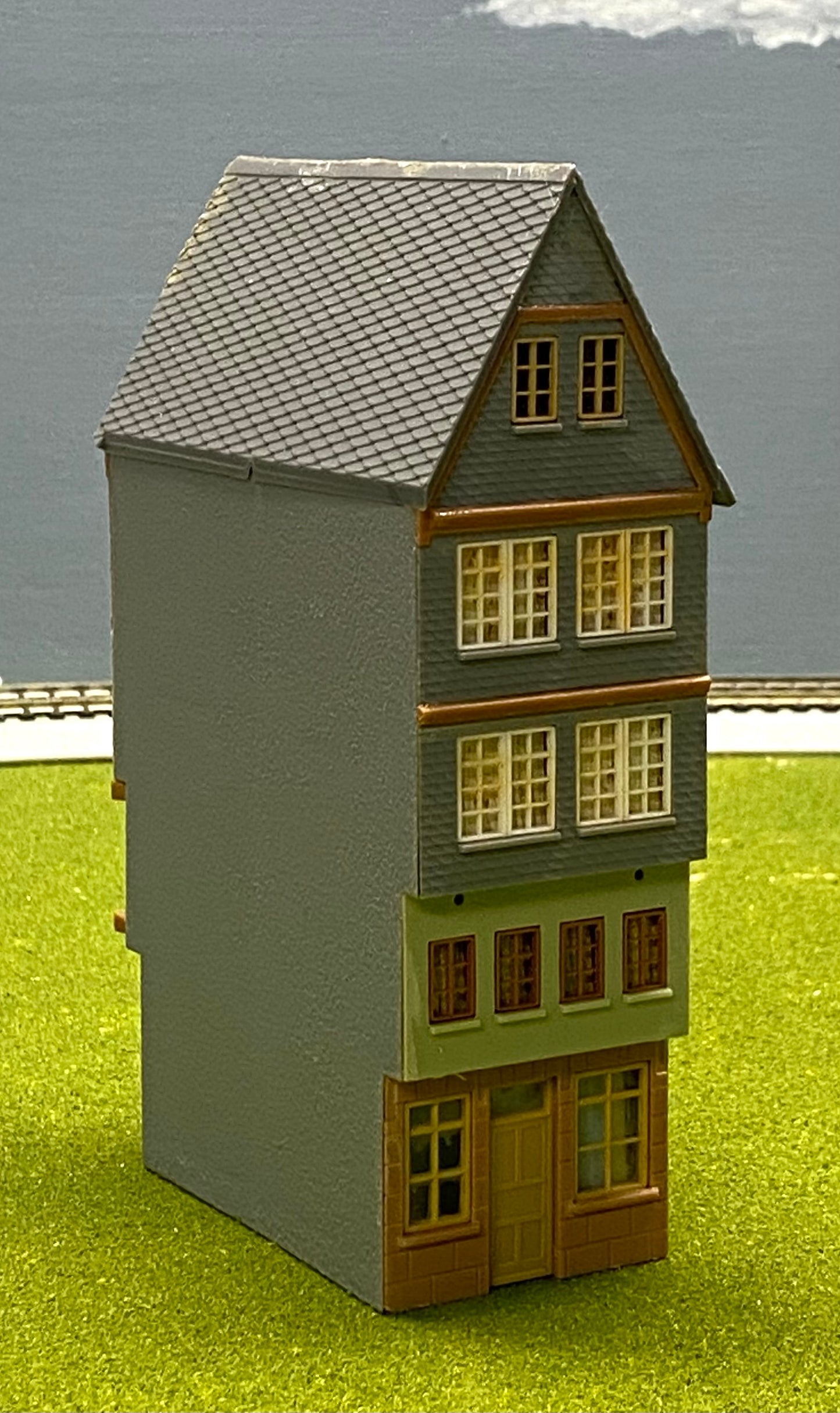 Faller HO Scale 914 Half Timber Framed Town House Fully Assembled
