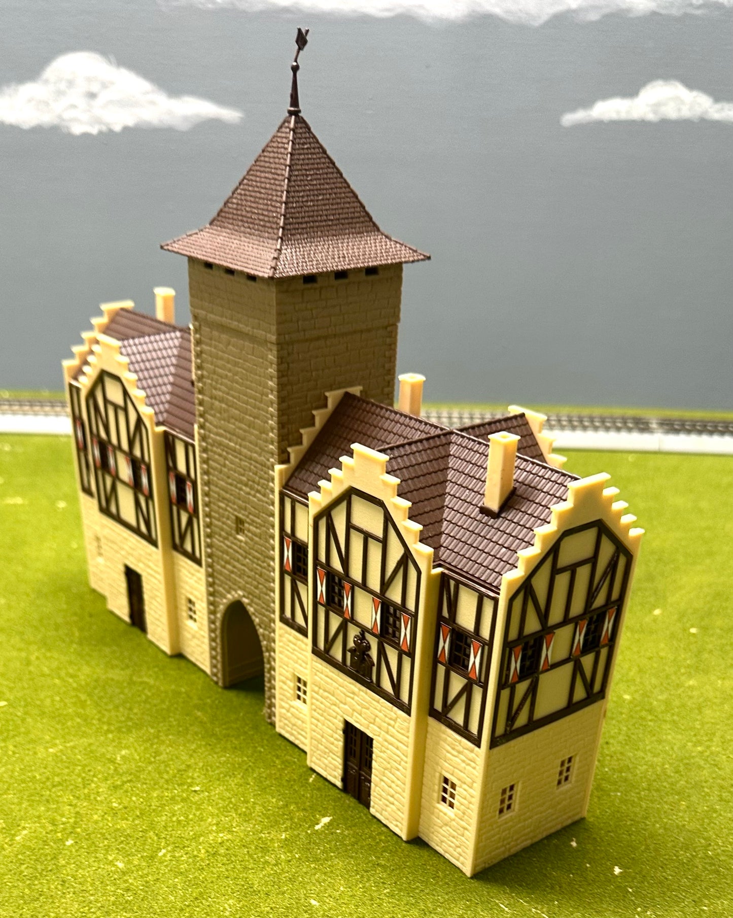 Vollmer 3901 HO Scale Burgtor Tower Gate Germany Fully Assembled 3pc