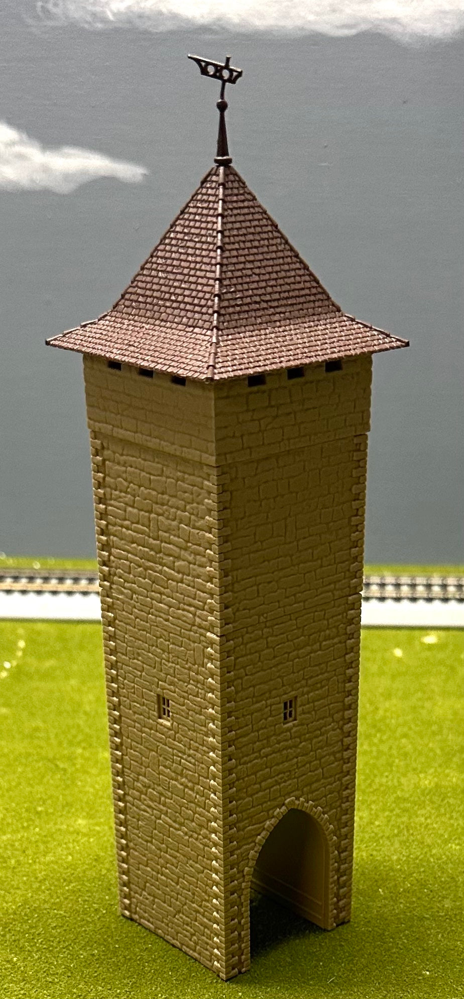 Vollmer 3901 HO Scale Burgtor Tower Gate Germany Fully Assembled 3pc