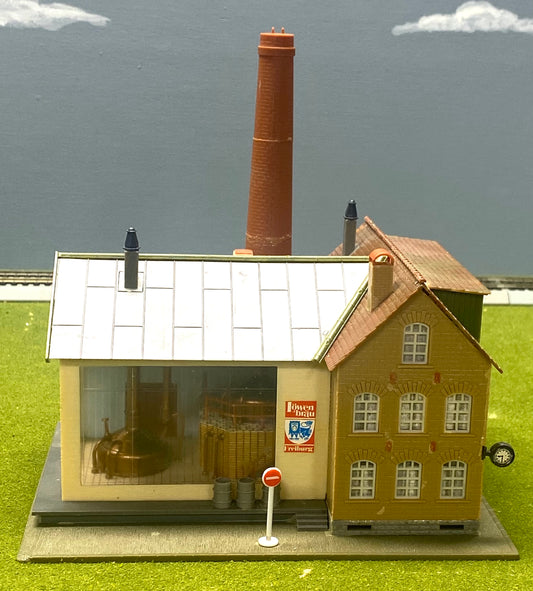 Faller HO Scale 130960 "LowenBrau Brewery" Internal LED Just Plug Light Fully Assembled