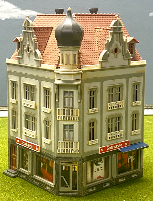 Faller HO Scale 130701 Corner City Sparkasse Bank Fully Assembled