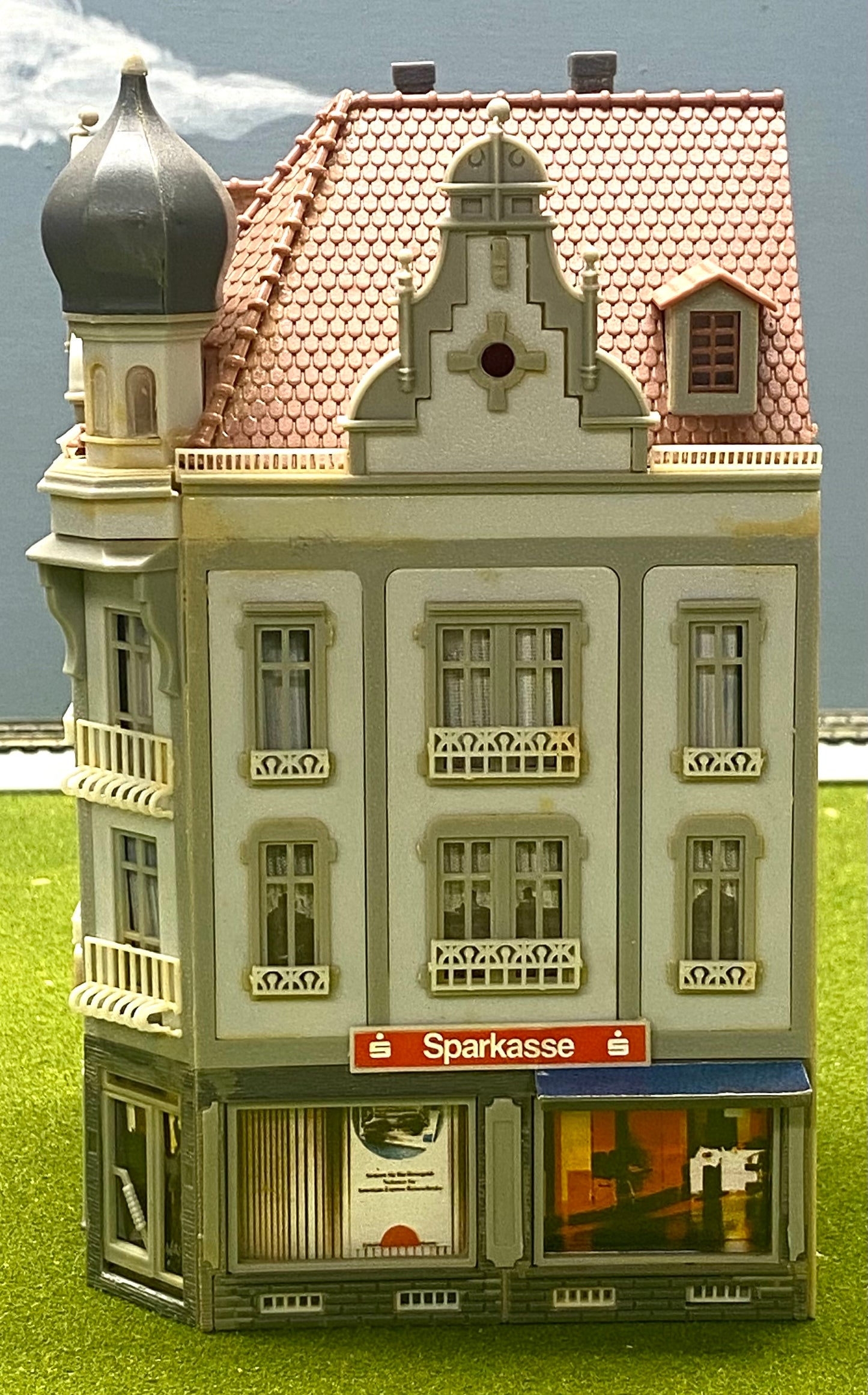Faller HO Scale 130701 Corner City Sparkasse Bank Fully Assembled