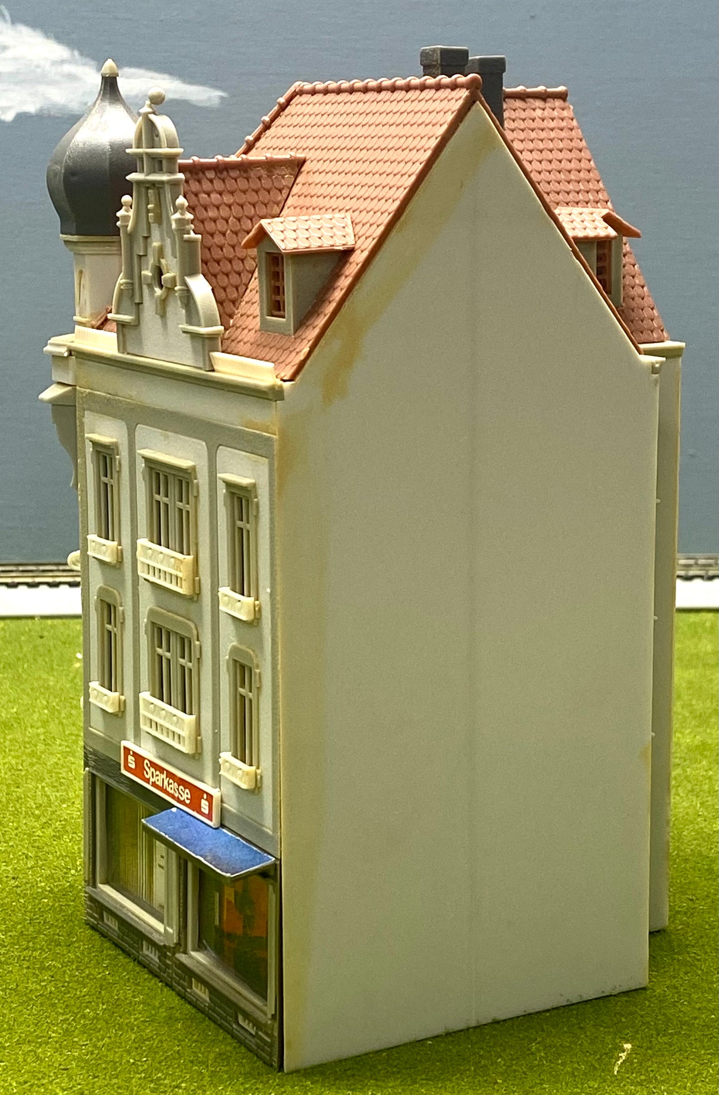 Faller HO Scale 130701 Corner City Sparkasse Bank Fully Assembled