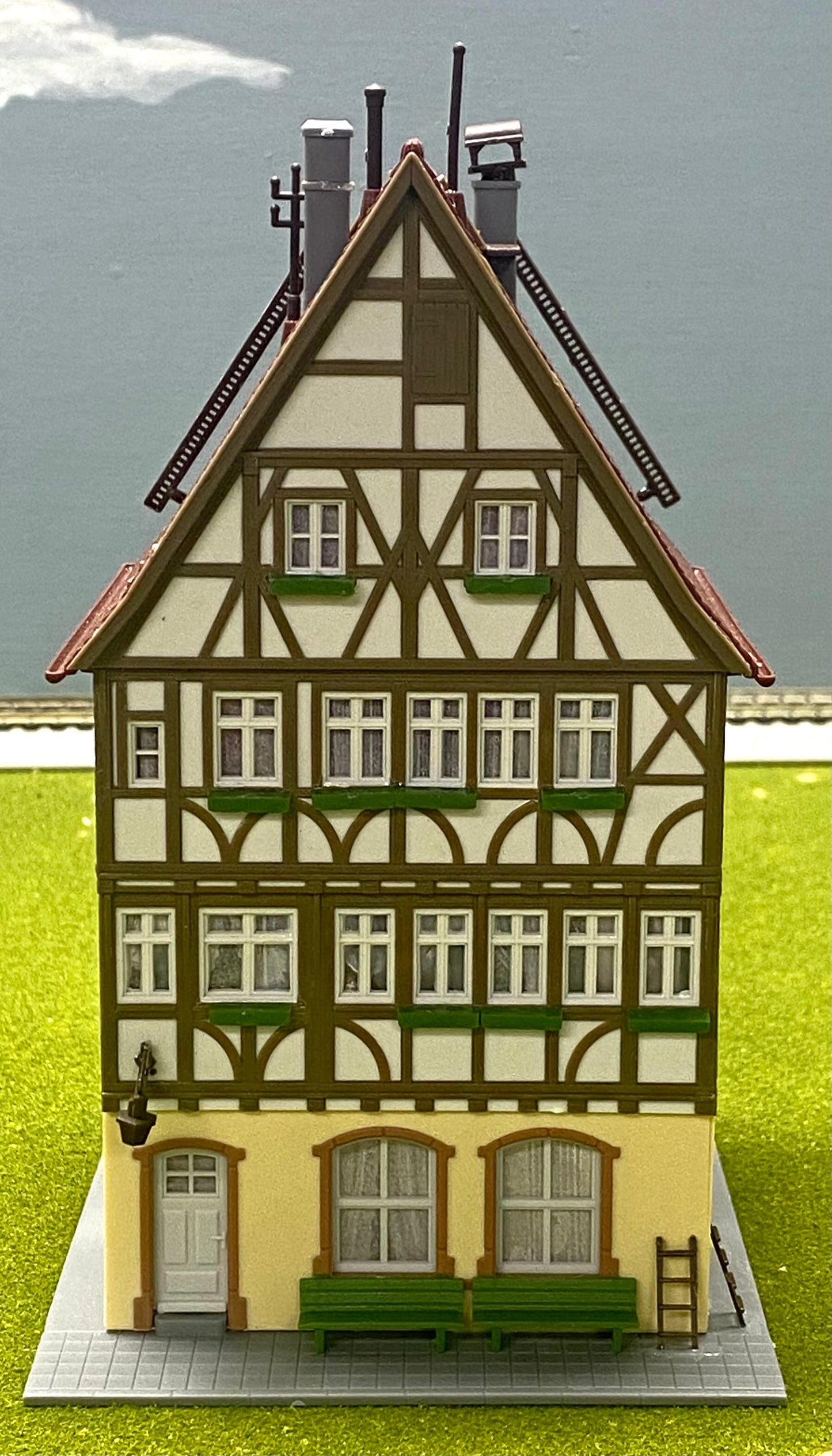 Kibri 38903 HO Scale Half Timbered House Miltenburg Germany  Fully Assembled
