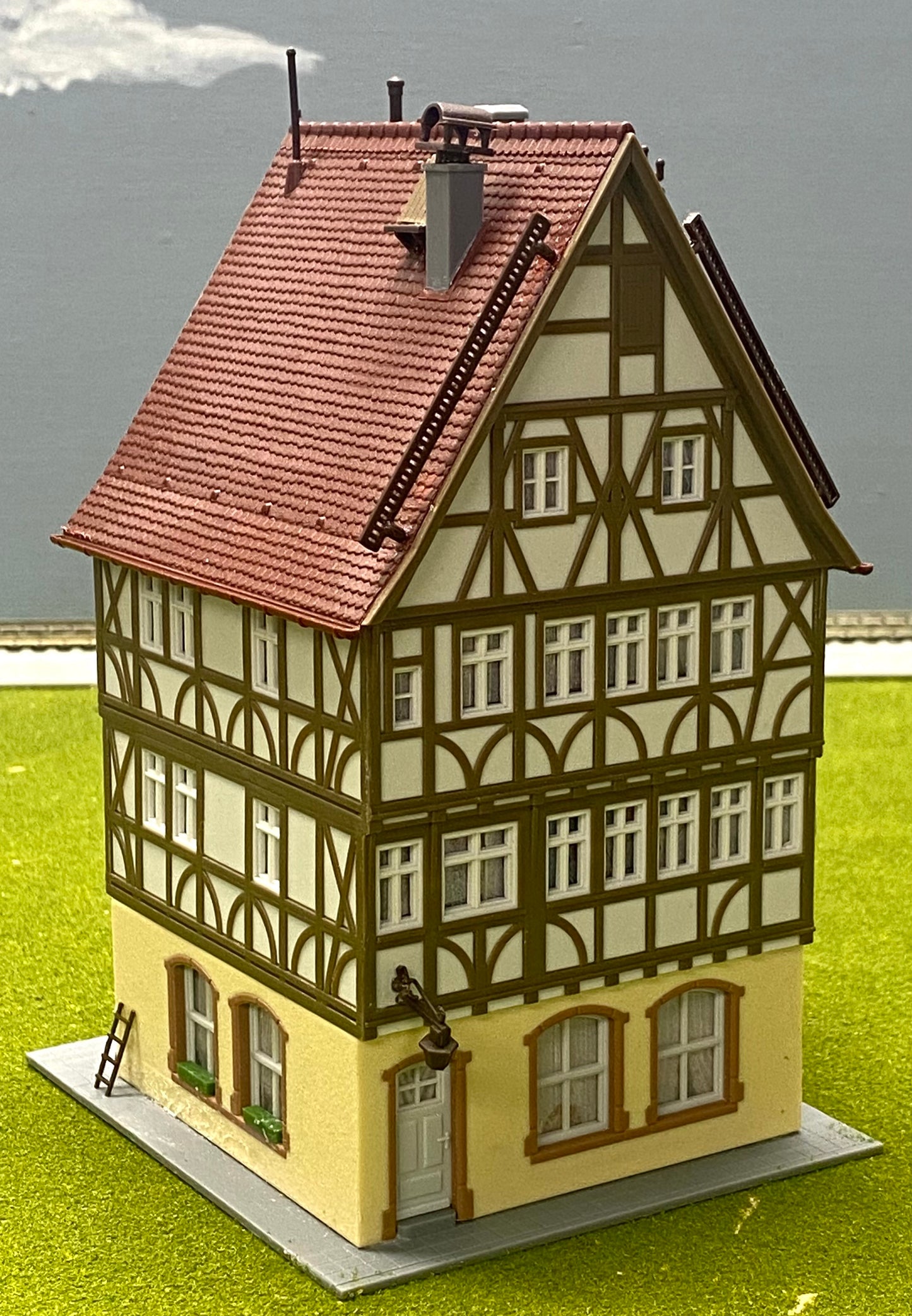 Kibri 38903 HO Scale Half Timbered House Miltenburg Germany  Fully Assembled
