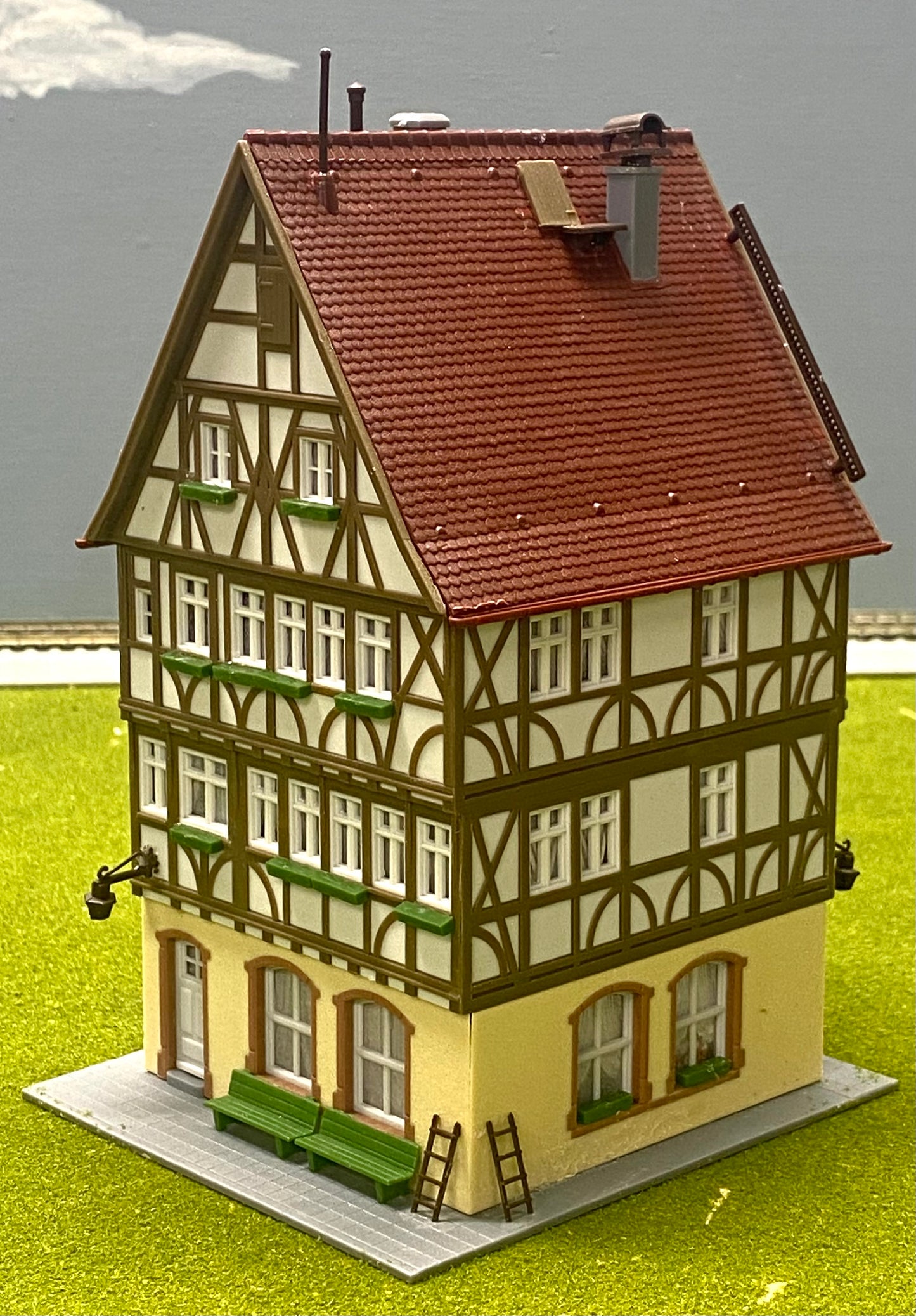 Kibri 38903 HO Scale Half Timbered House Miltenburg Germany  Fully Assembled